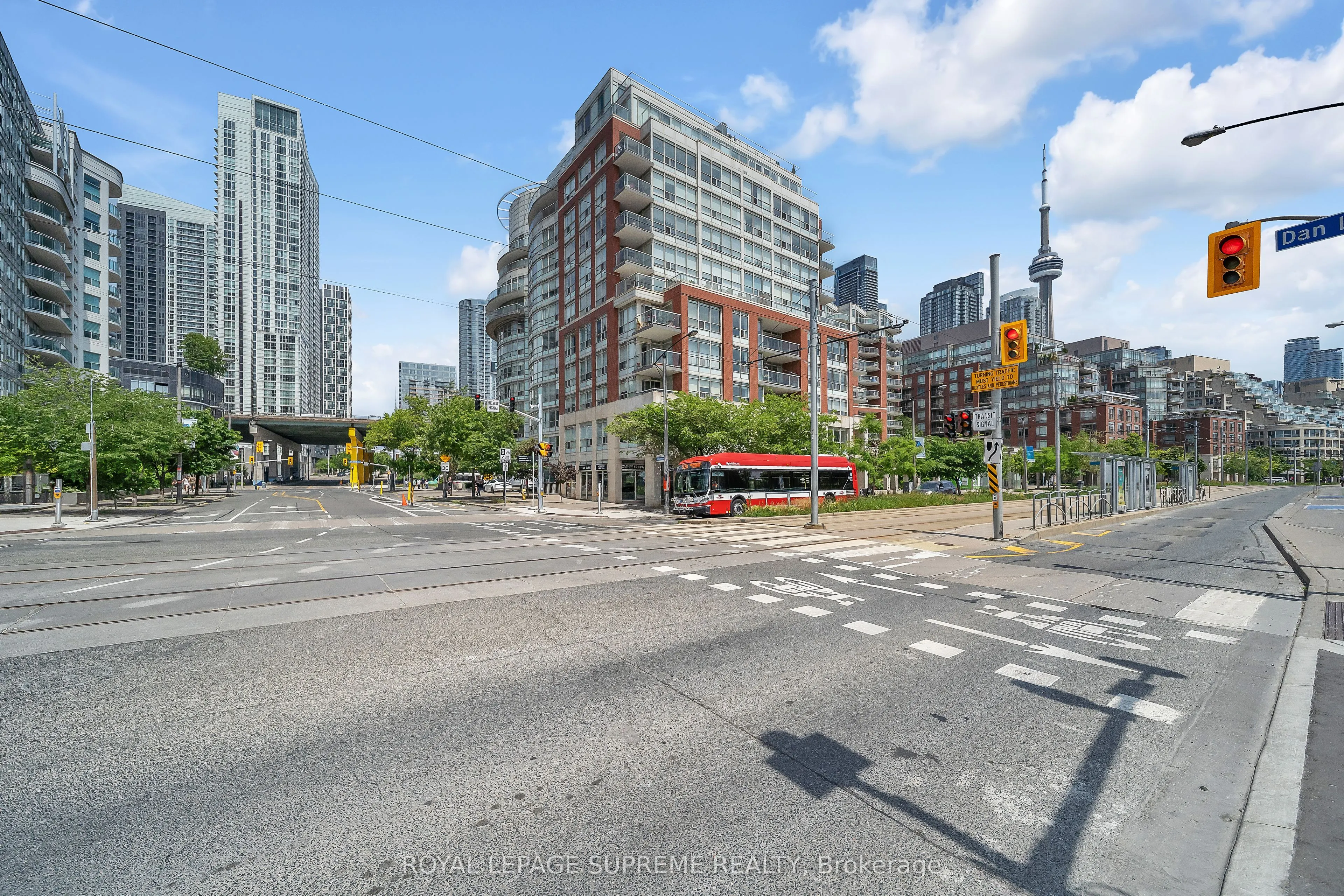 550 Queens Quay W, #416
