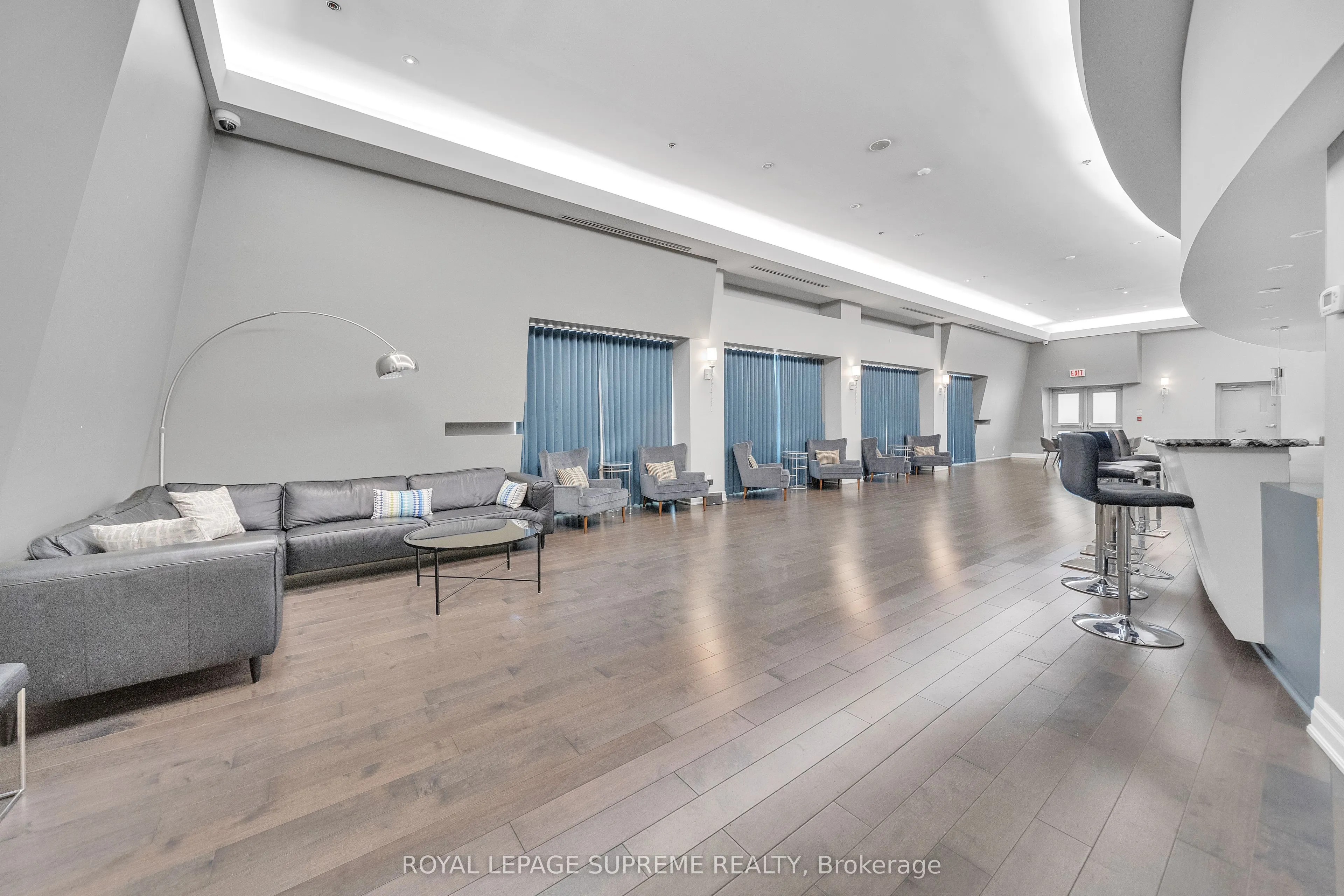 550 Queens Quay W, #416