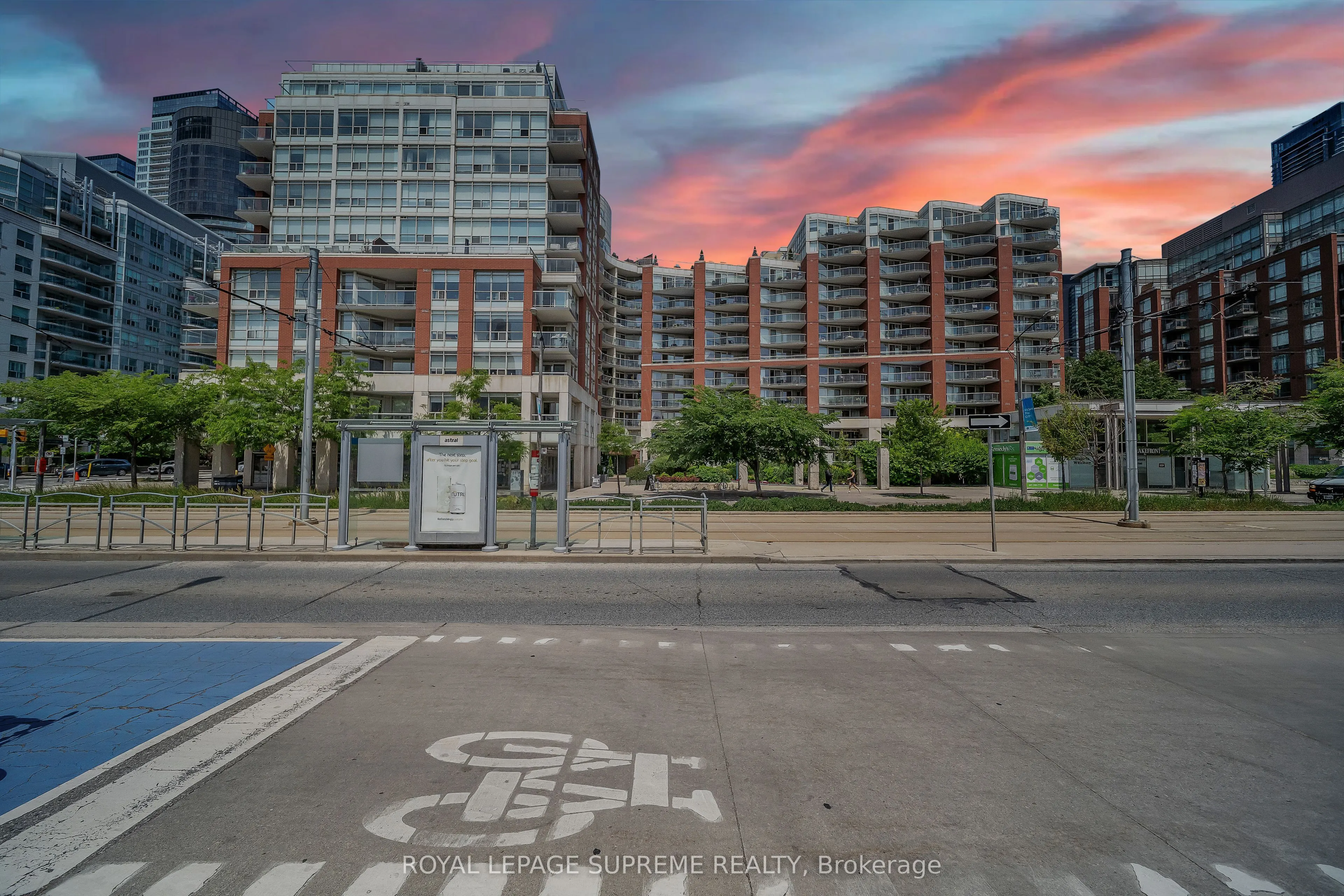 550 Queens Quay W, #416
