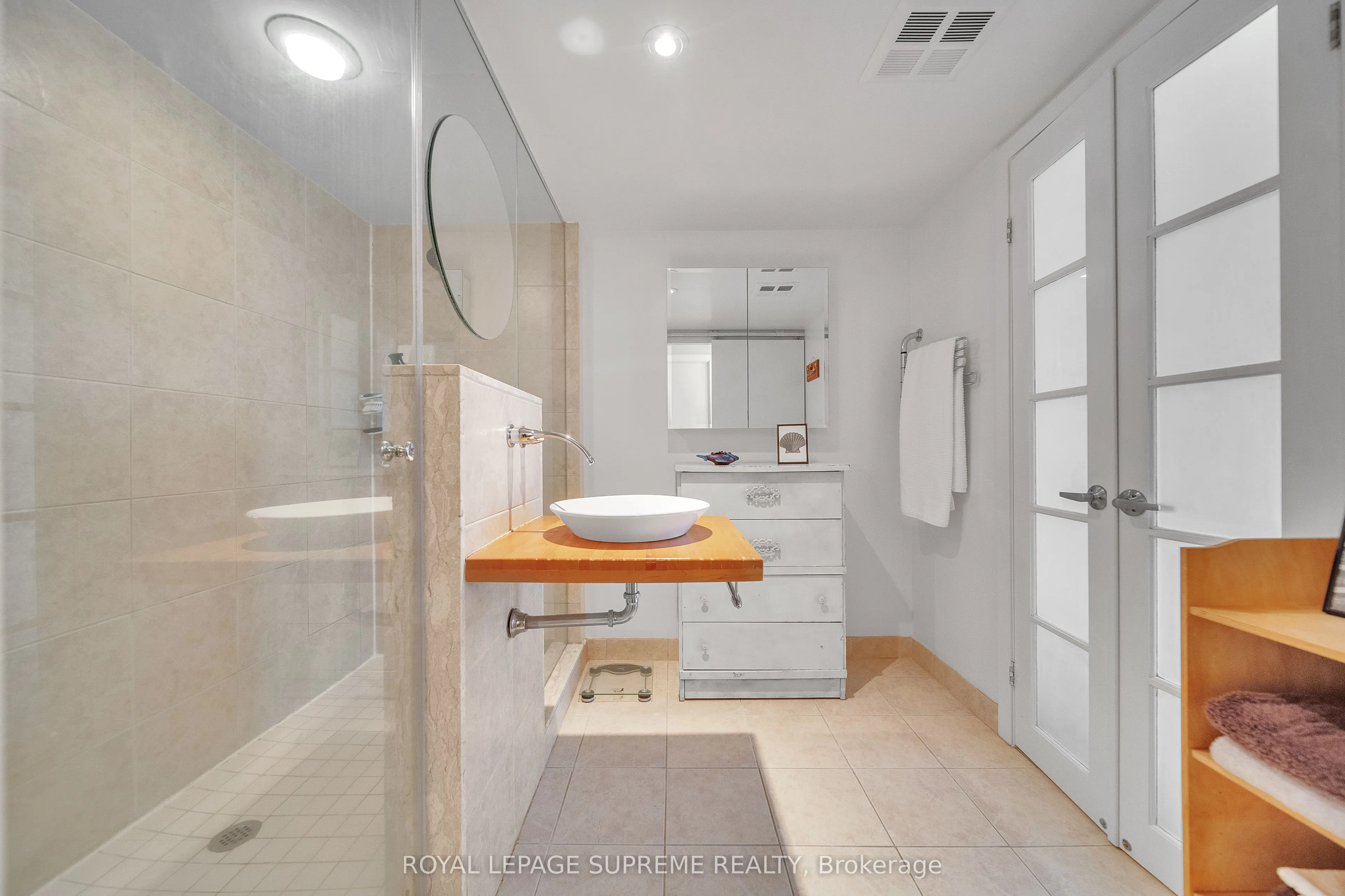 550 Queens Quay W, #416