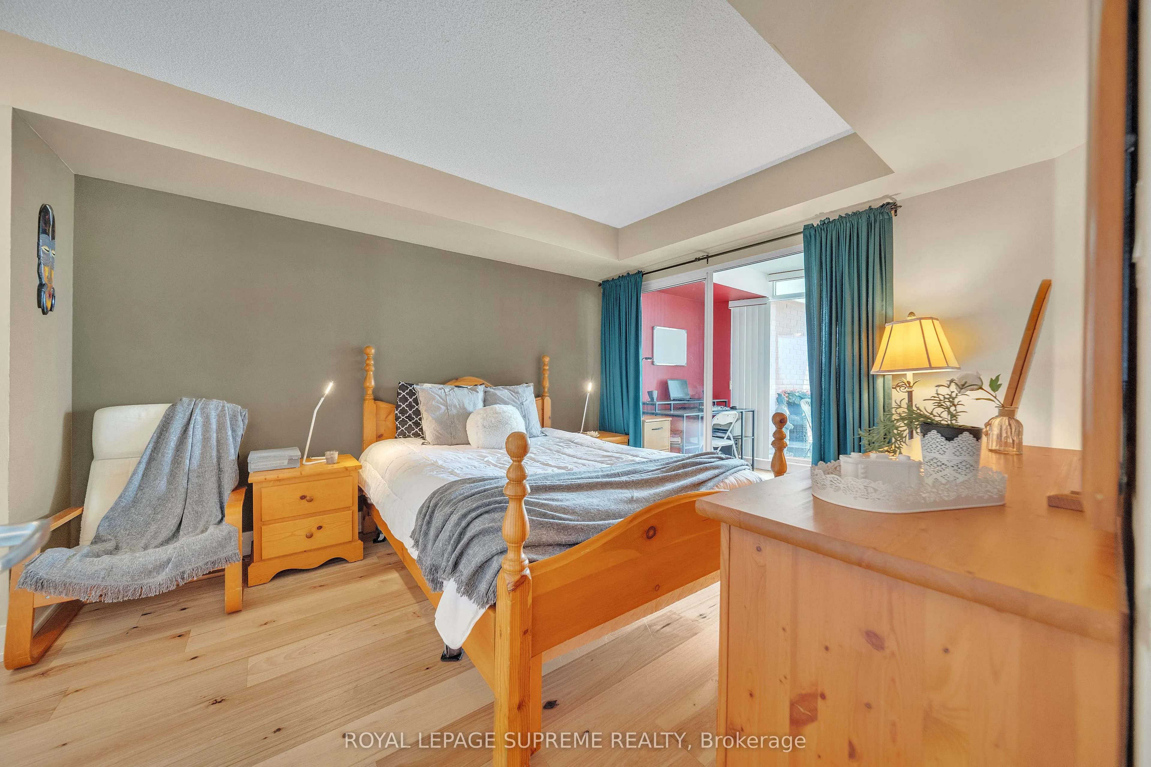 550 Queens Quay W, #416