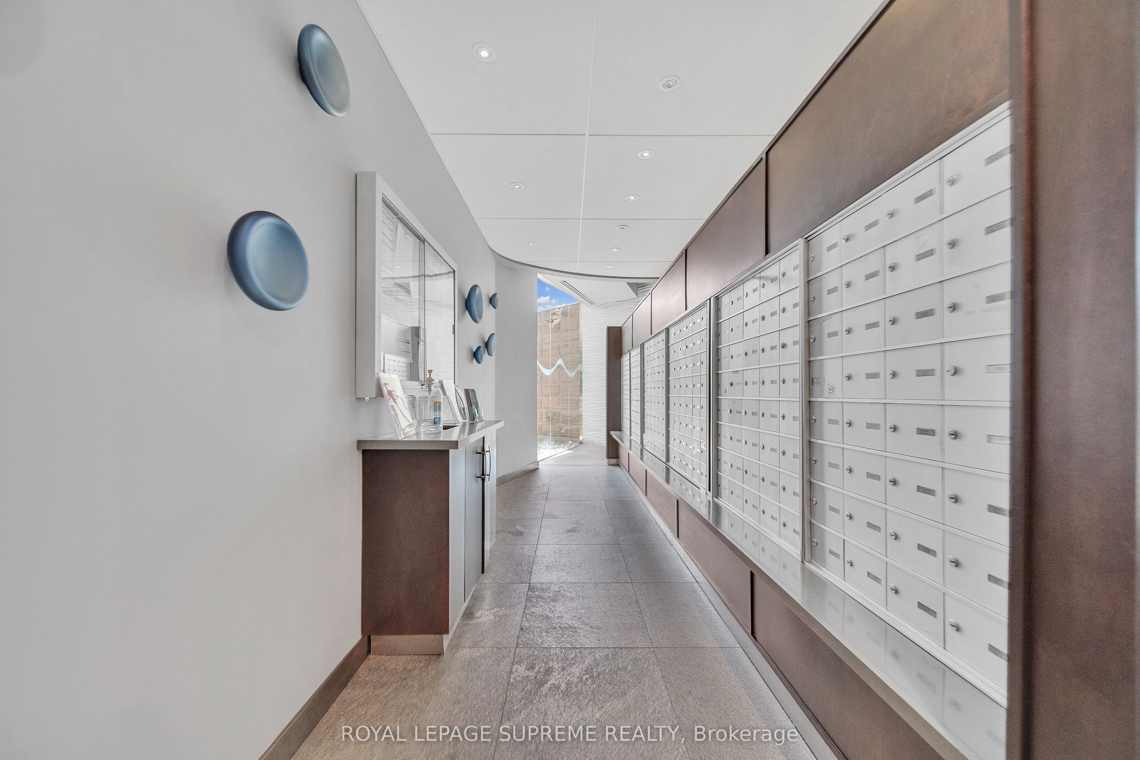 550 Queens Quay W, #416