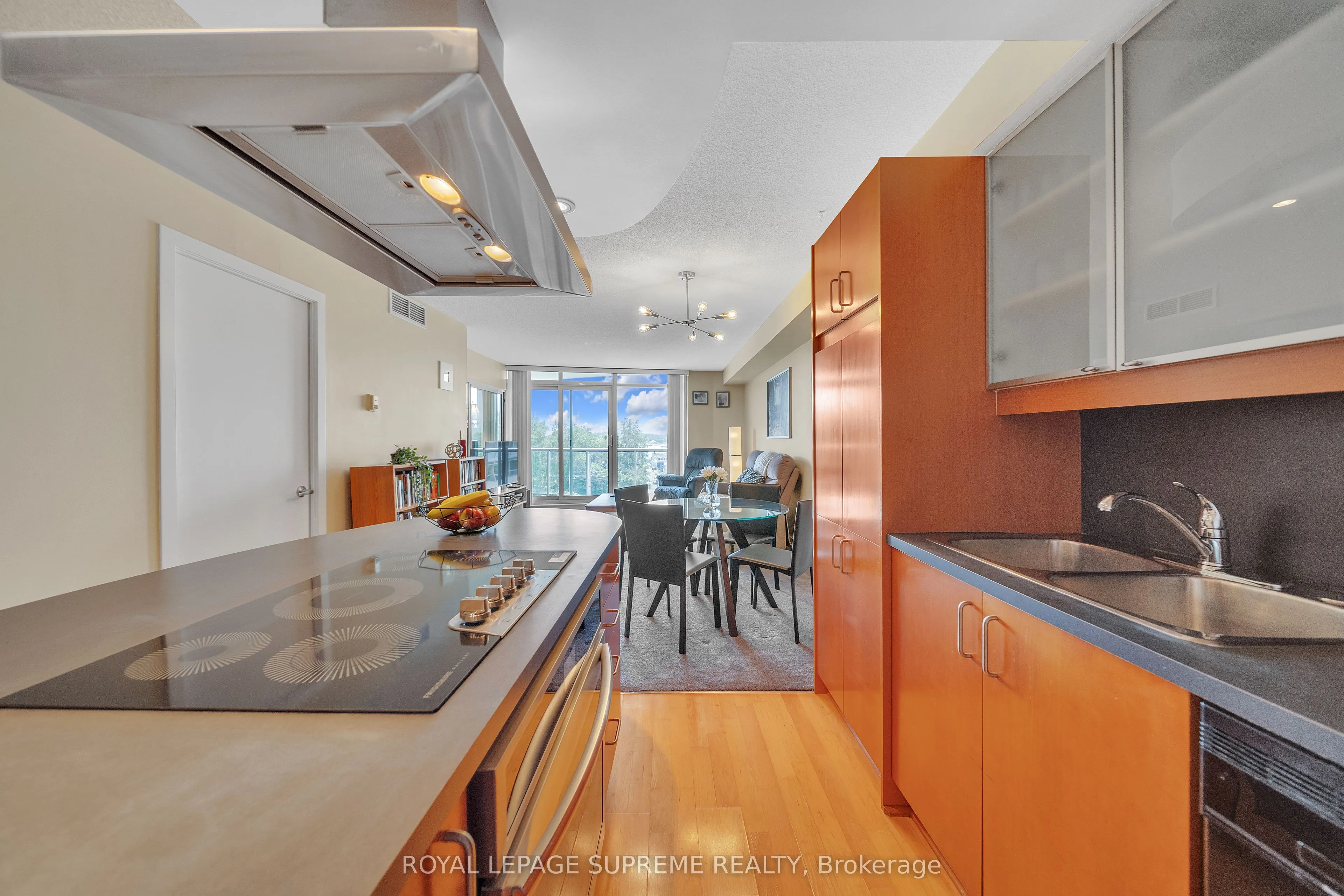 550 Queens Quay W, #416