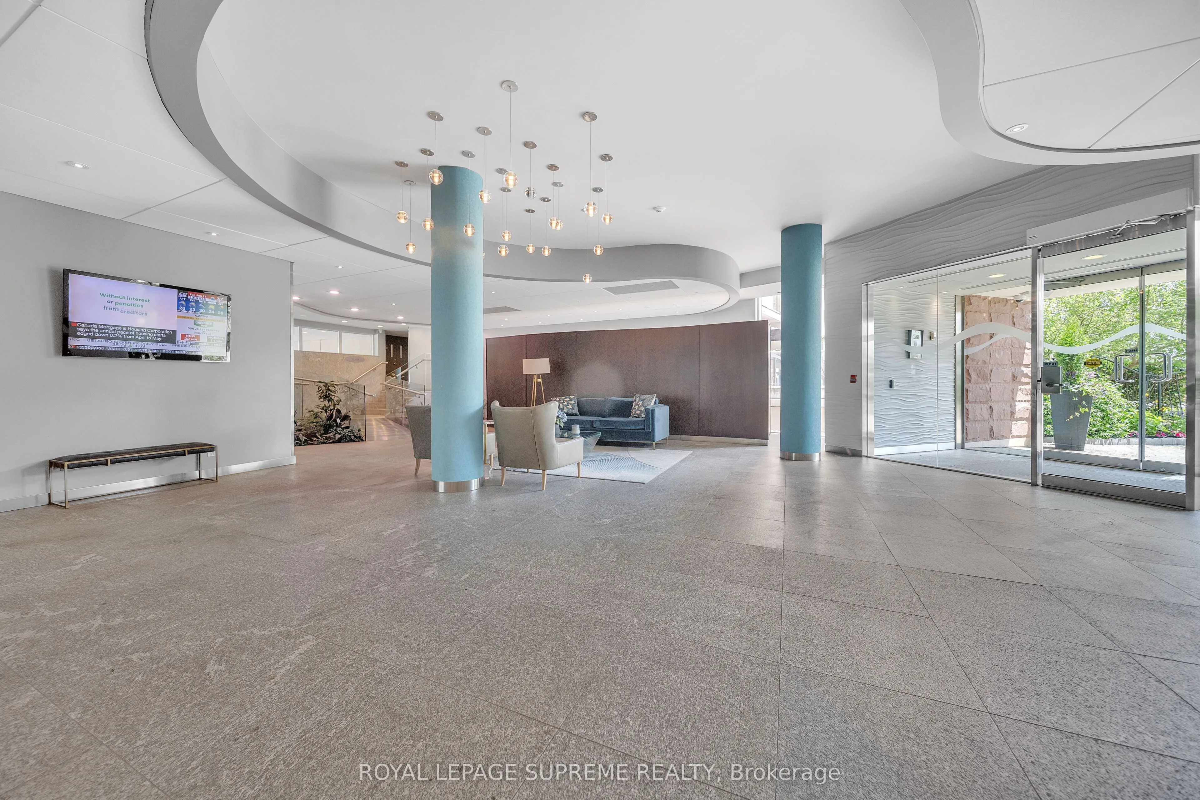 550 Queens Quay W, #416