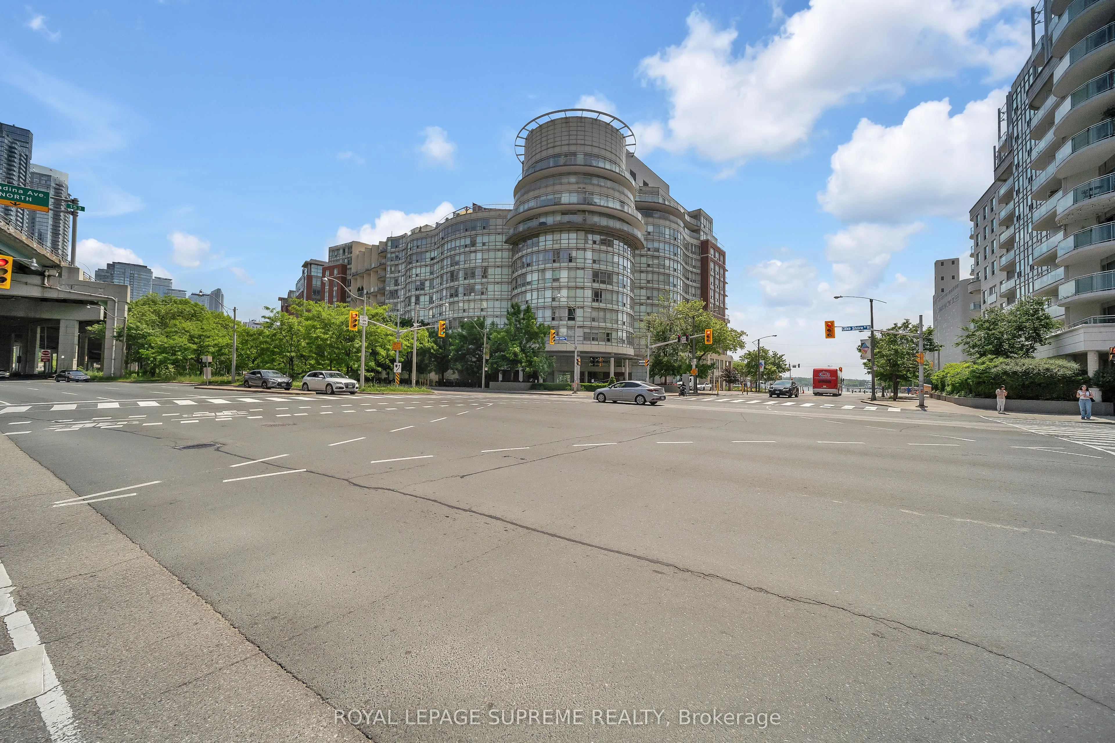 550 Queens Quay W, #416