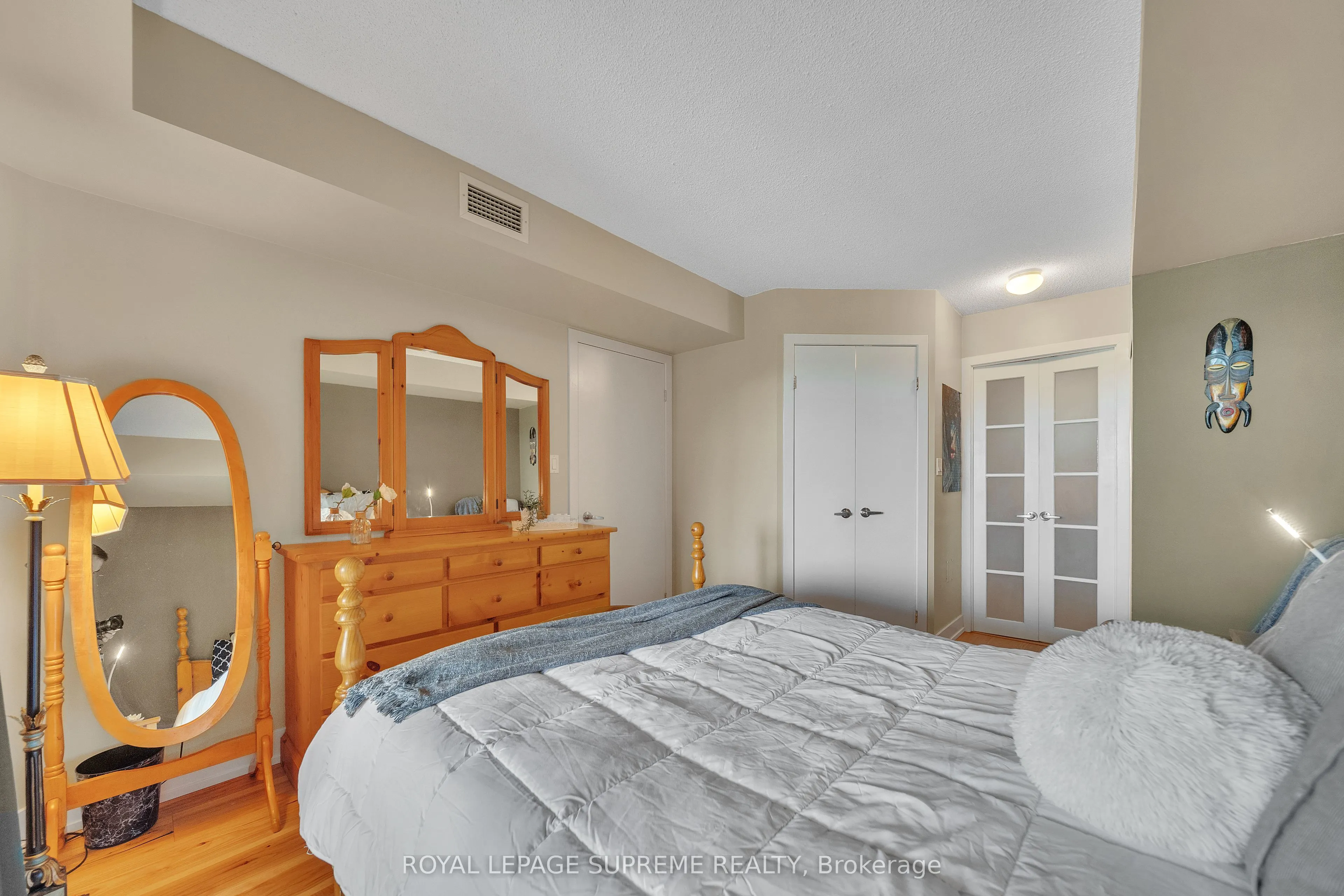 550 Queens Quay W, #416