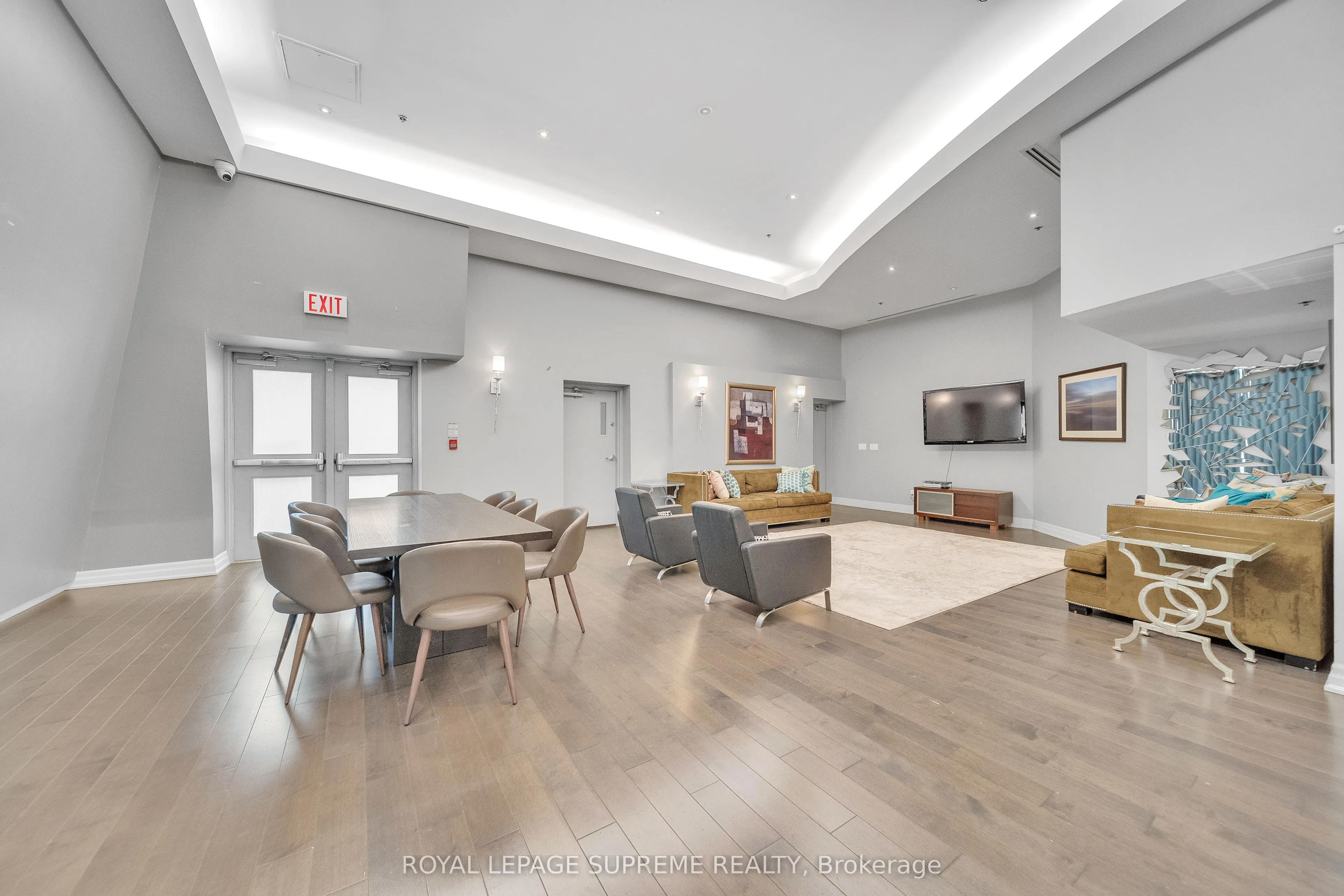 550 Queens Quay W, #416