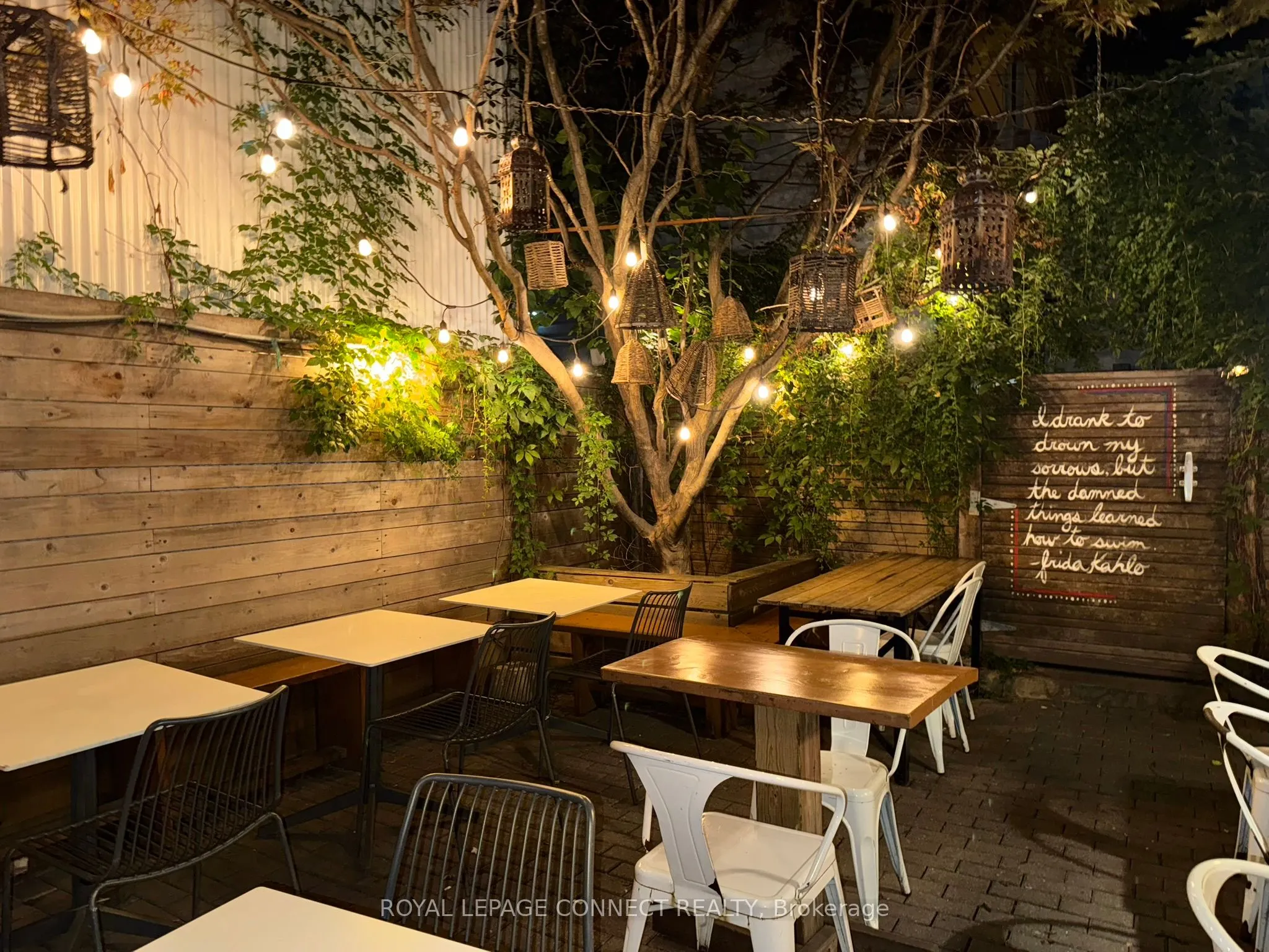 942 Queen Street W