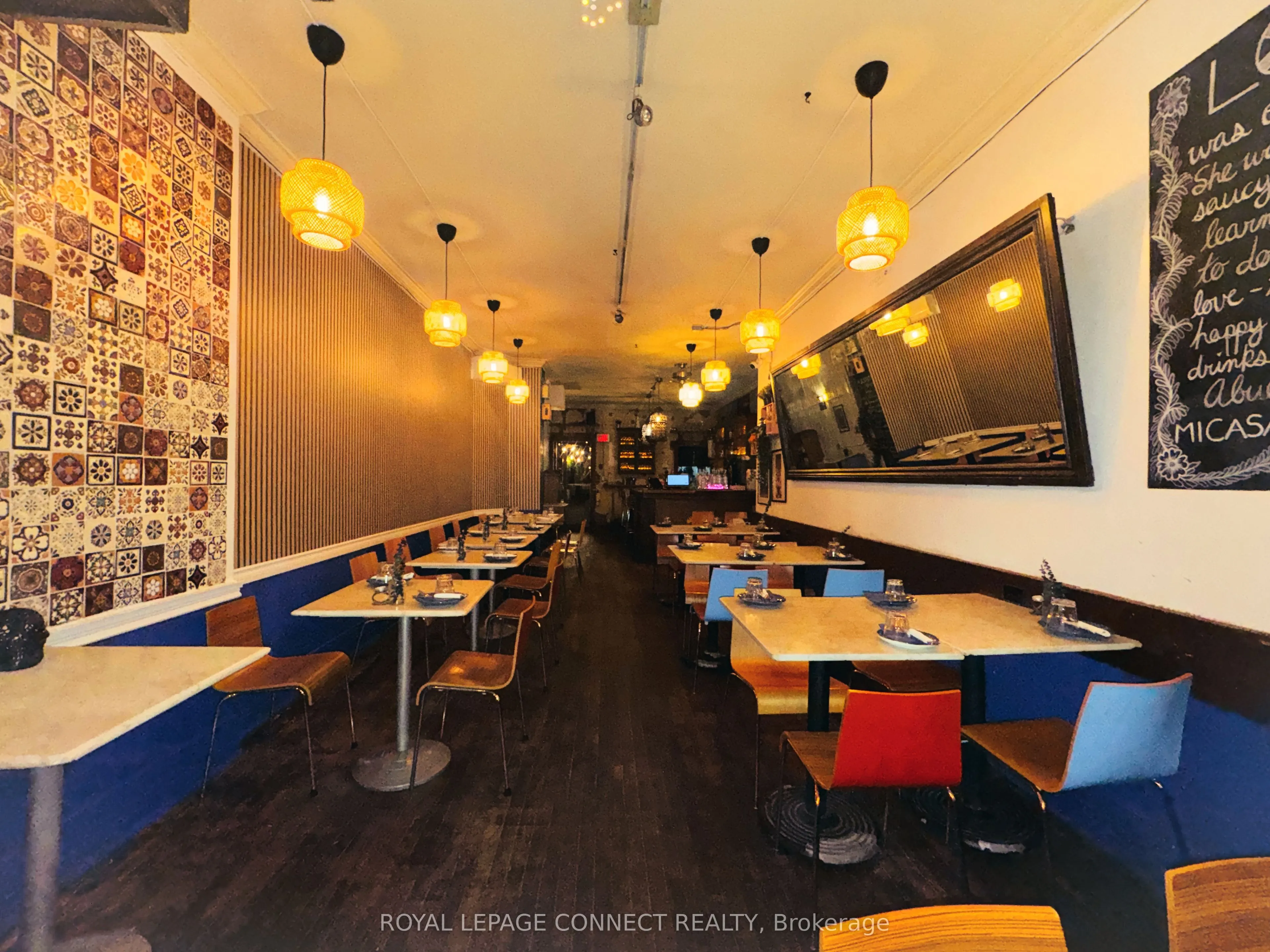 942 Queen Street W