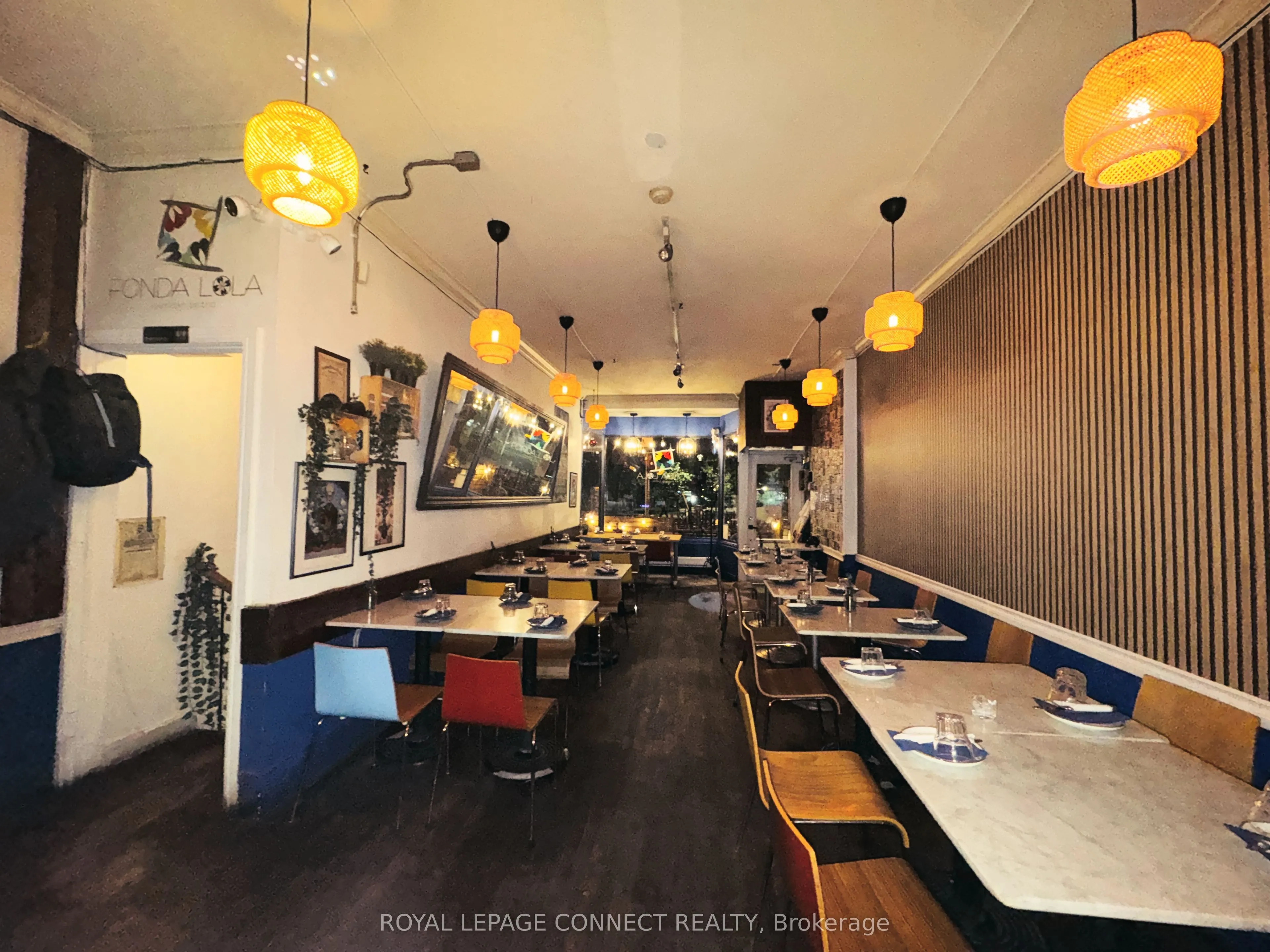 942 Queen Street W