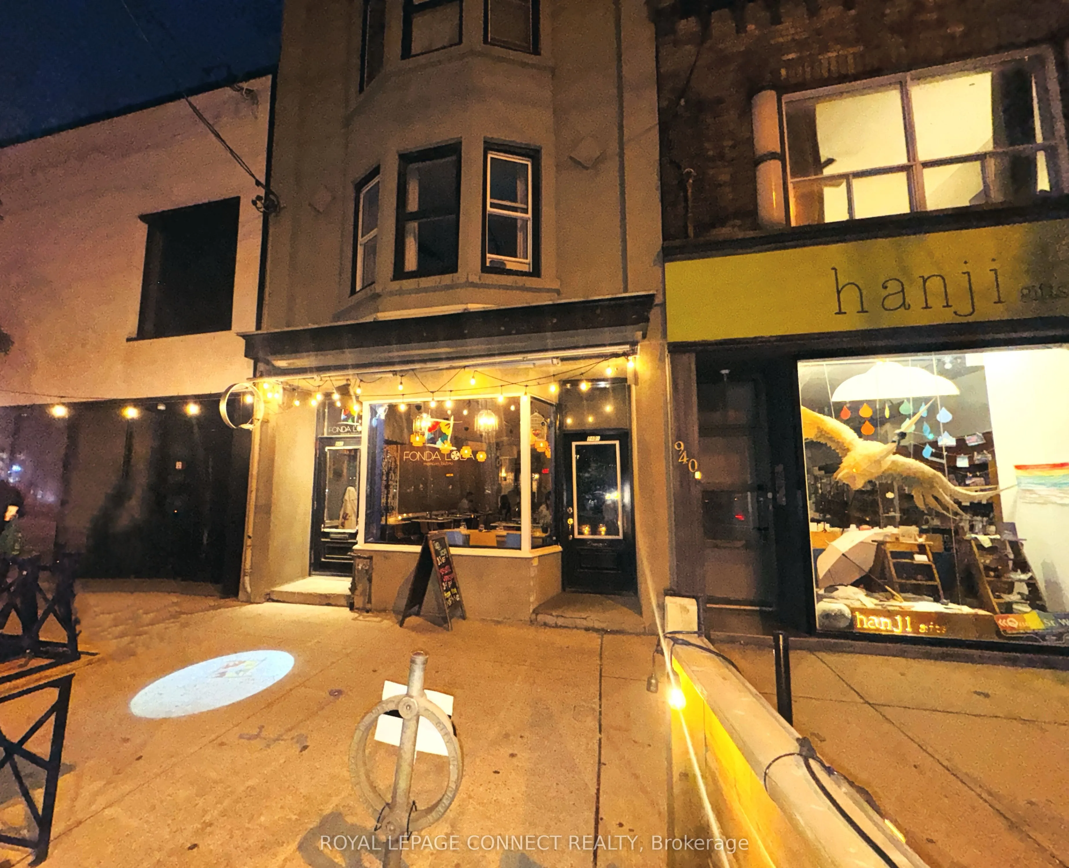 942 Queen Street W