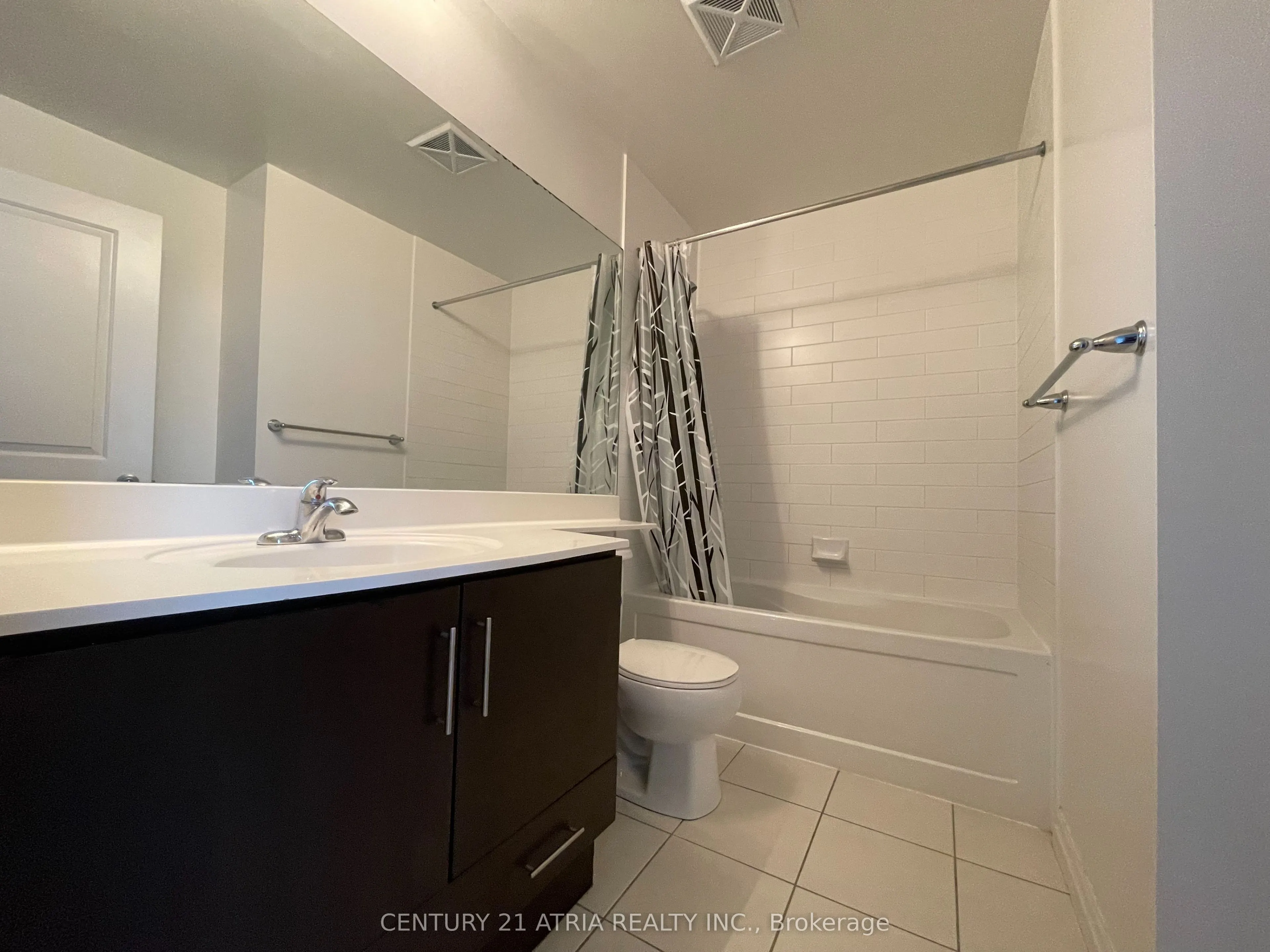 30 Herons Hill Way N, #1504