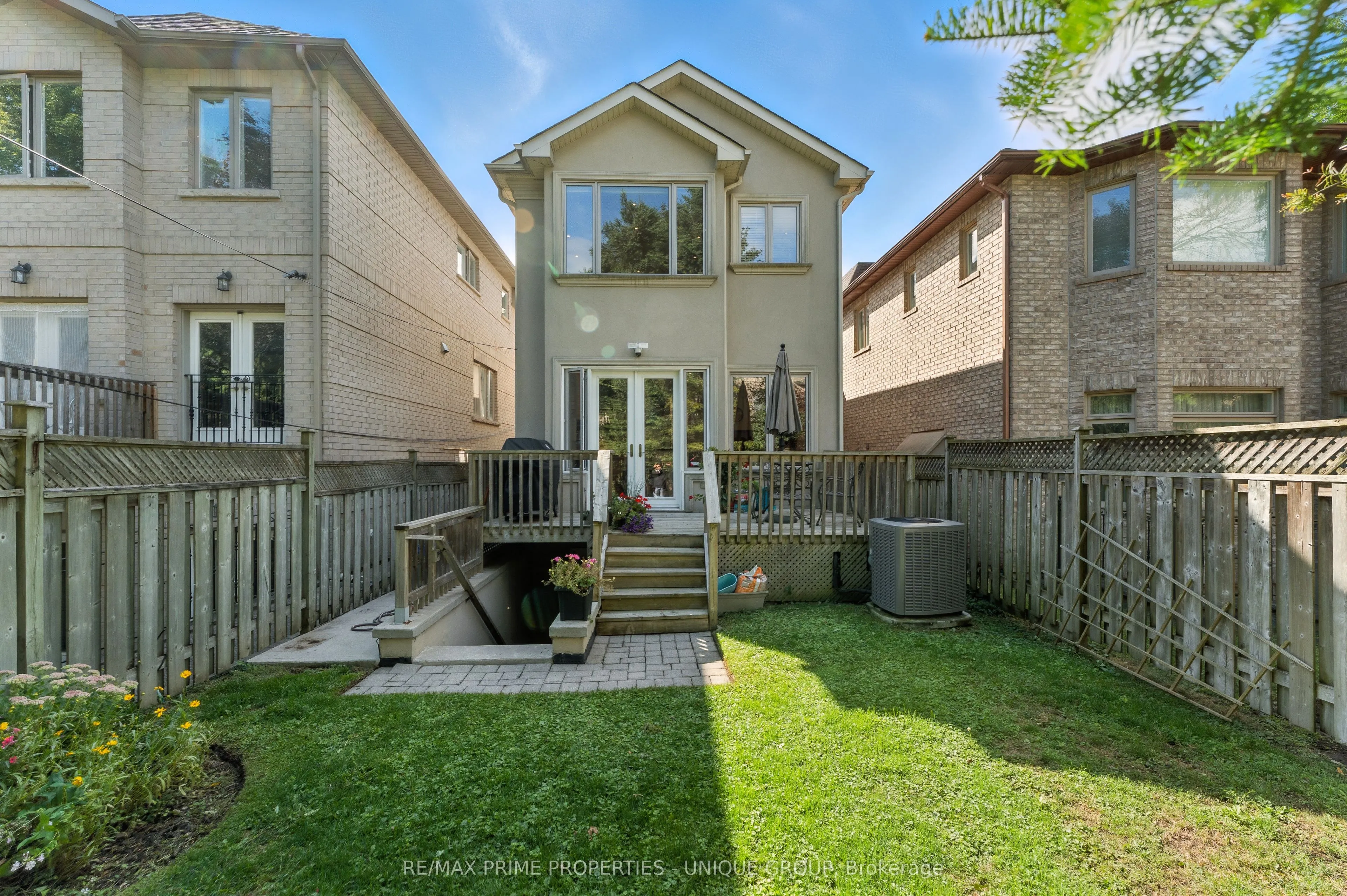 276 Greenfield Avenue