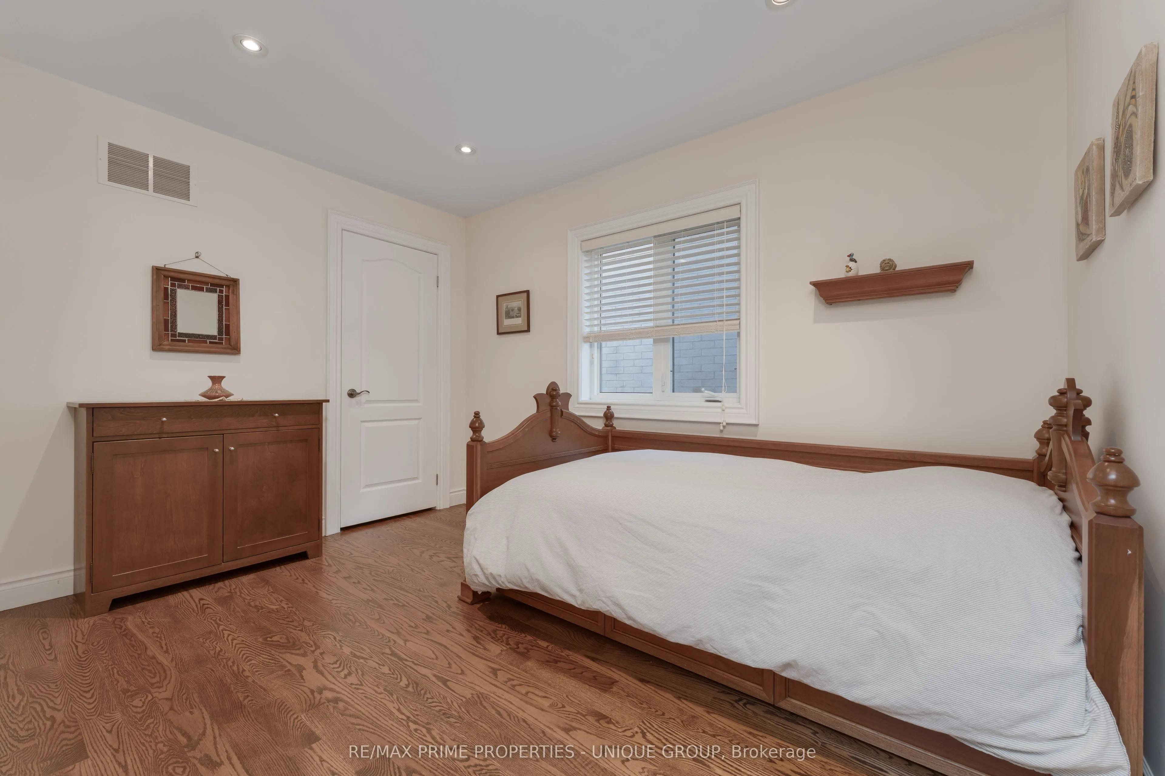 276 Greenfield Avenue