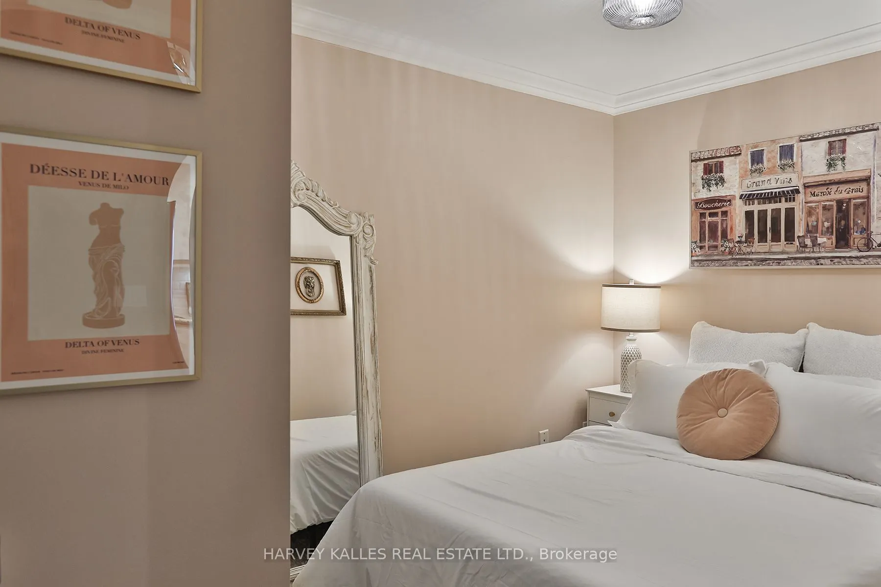 21 Grand Magazine Street, #1402