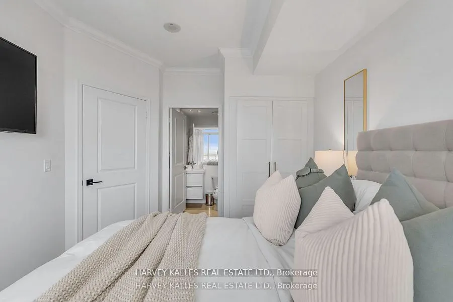 21 Grand Magazine Street, #1402