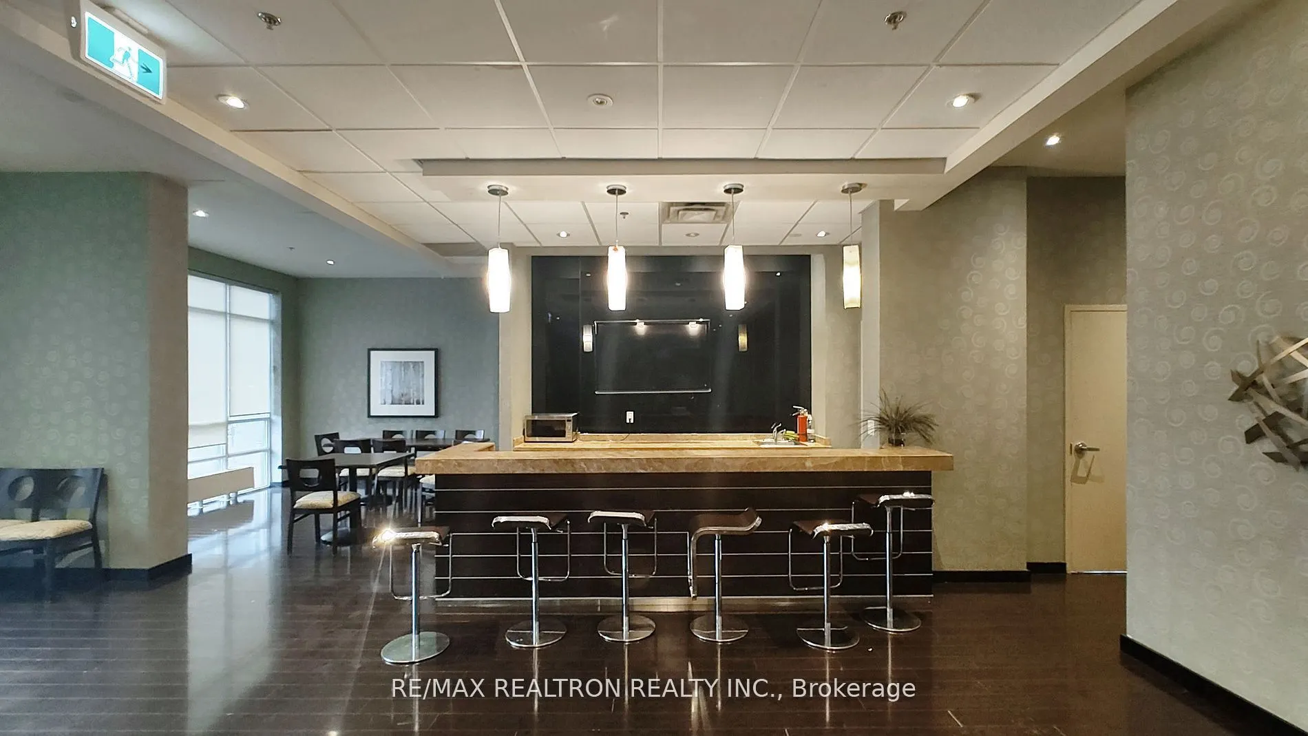 215 Queen Street W, #1016