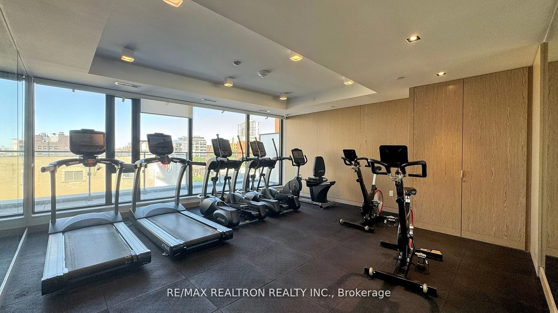 215 Queen Street W, #1016