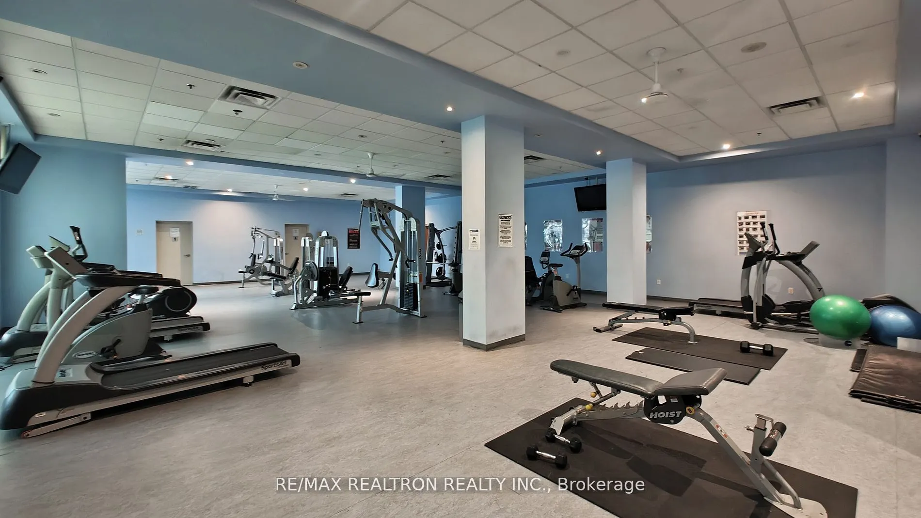 215 Queen Street W, #1016