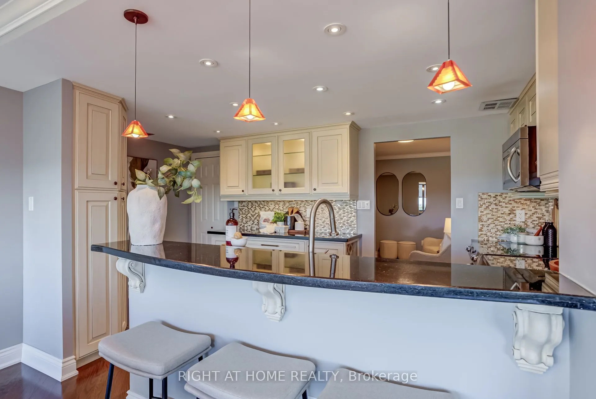 65 Skymark Drive, #707
