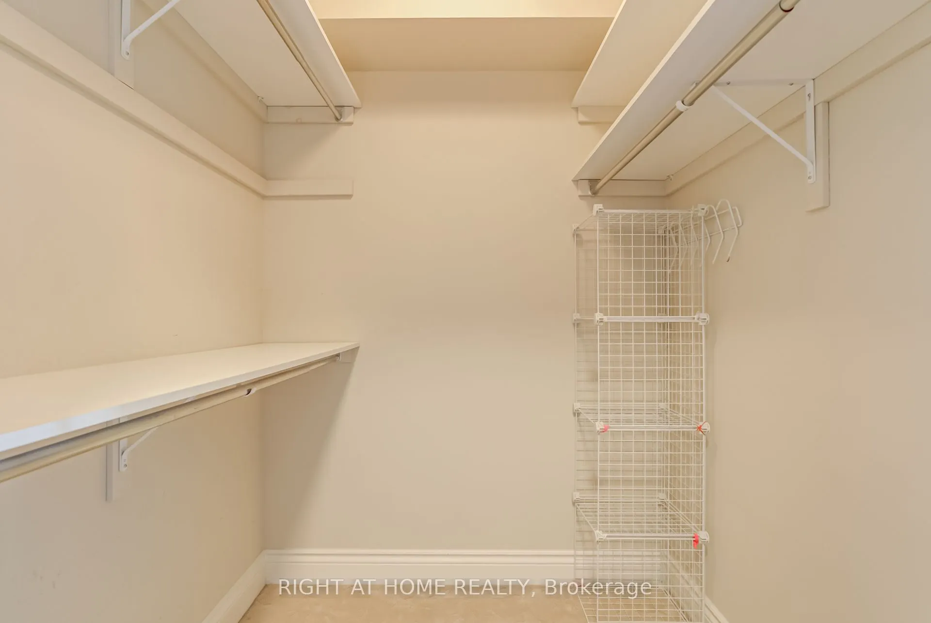 65 Skymark Drive, #707