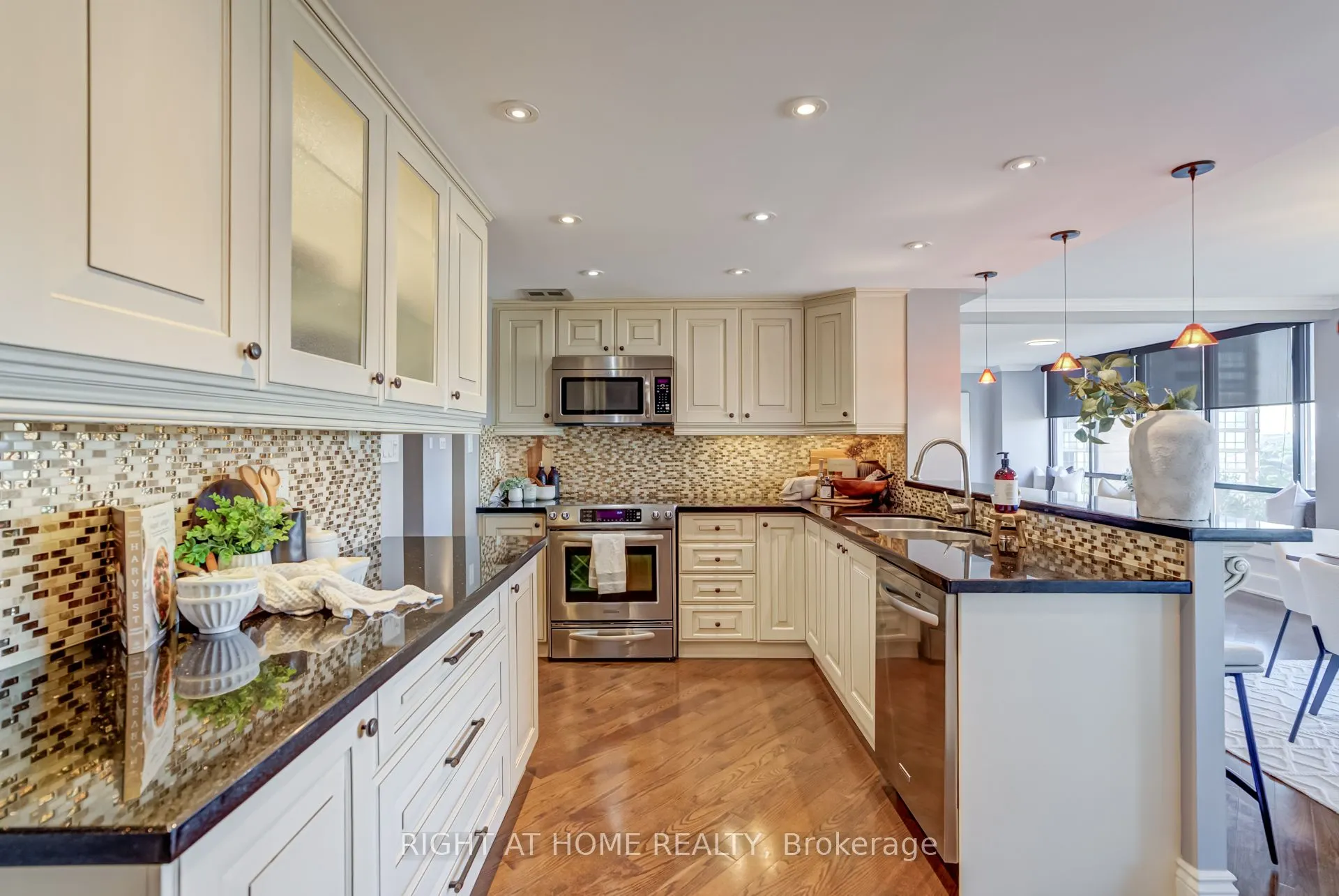 65 Skymark Drive, #707