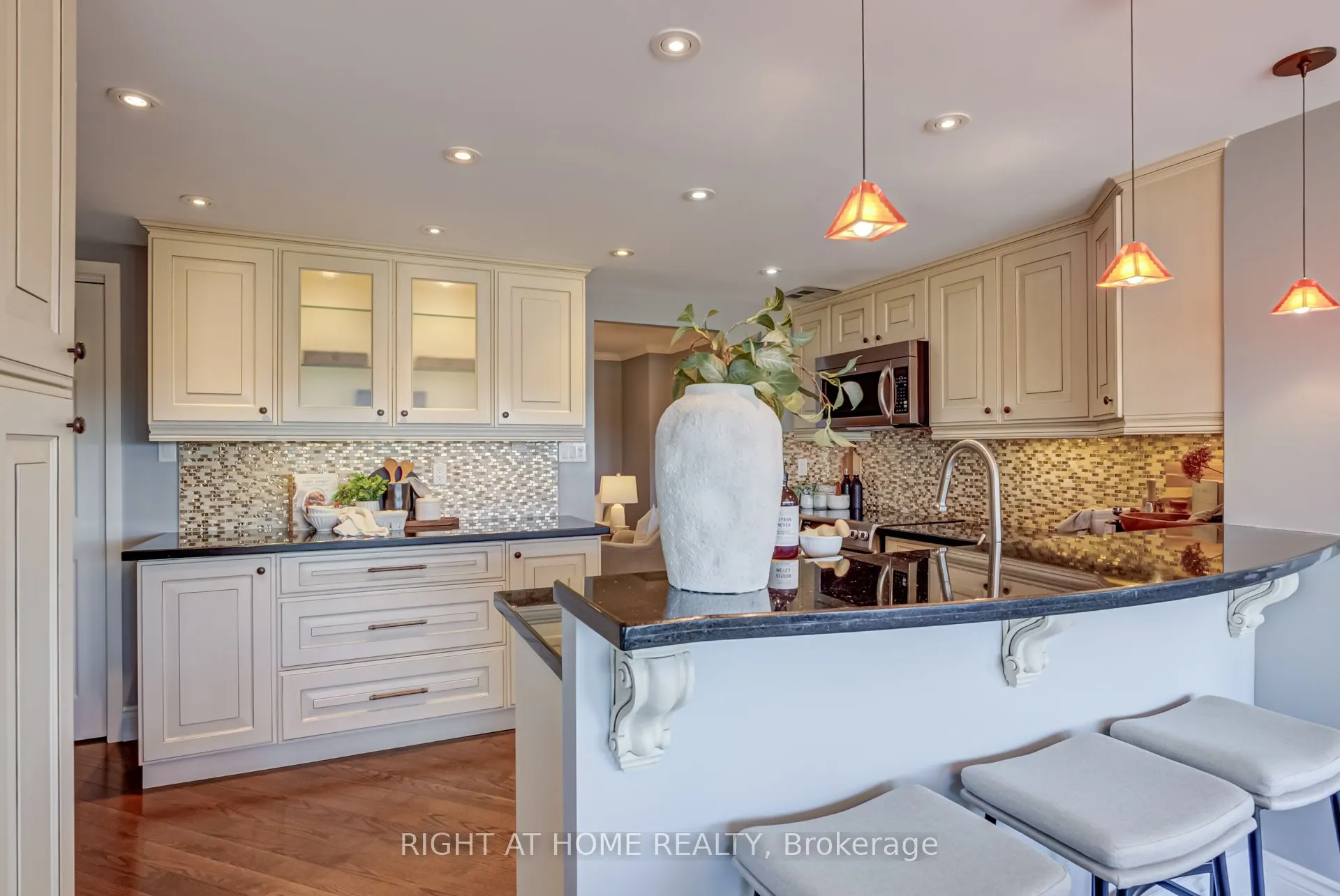 65 Skymark Drive, #707