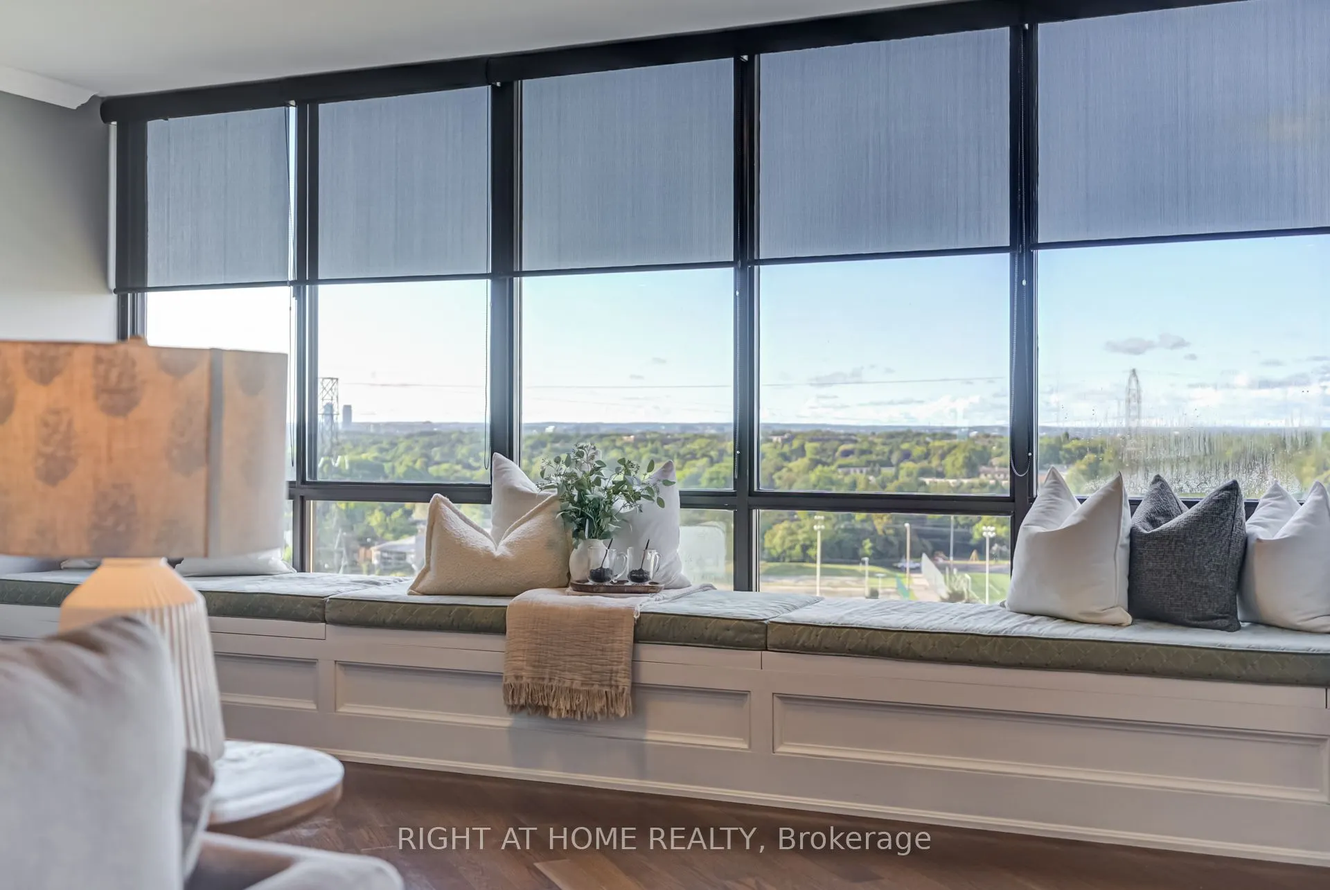 65 Skymark Drive, #707