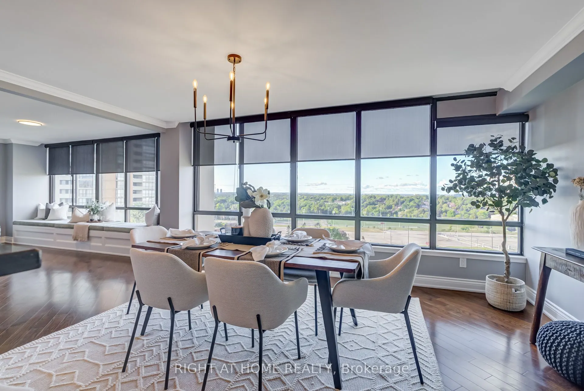 65 Skymark Drive, #707