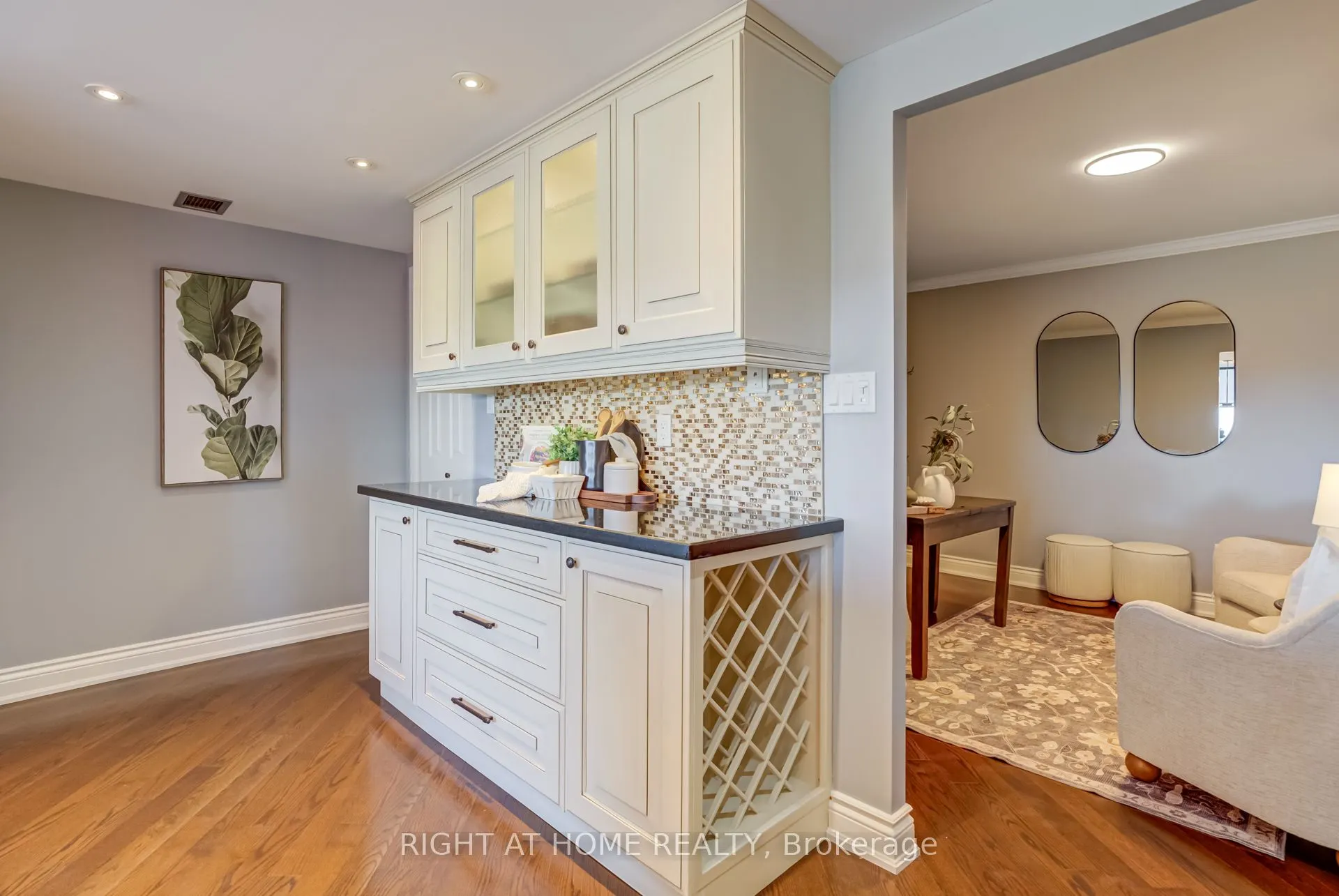 65 Skymark Drive, #707