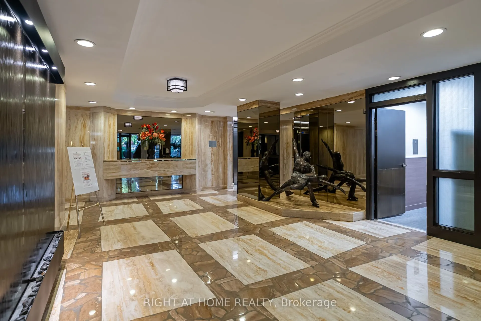 65 Skymark Drive, #707