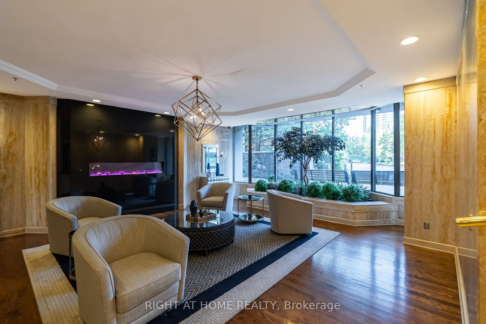 65 Skymark Drive, #707