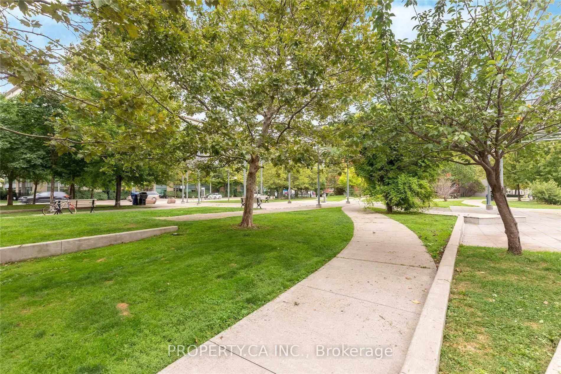 954 King Street W, #302
