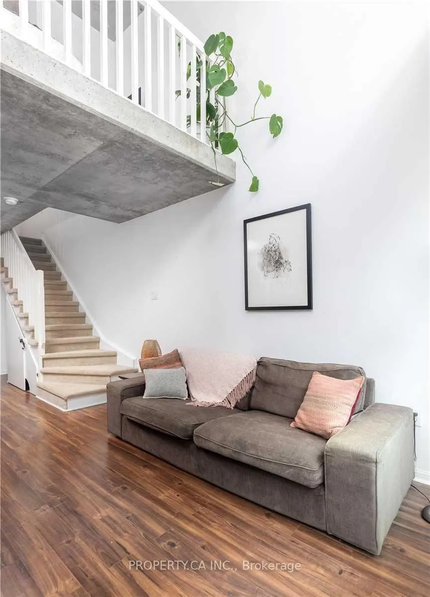 954 King Street W, #302