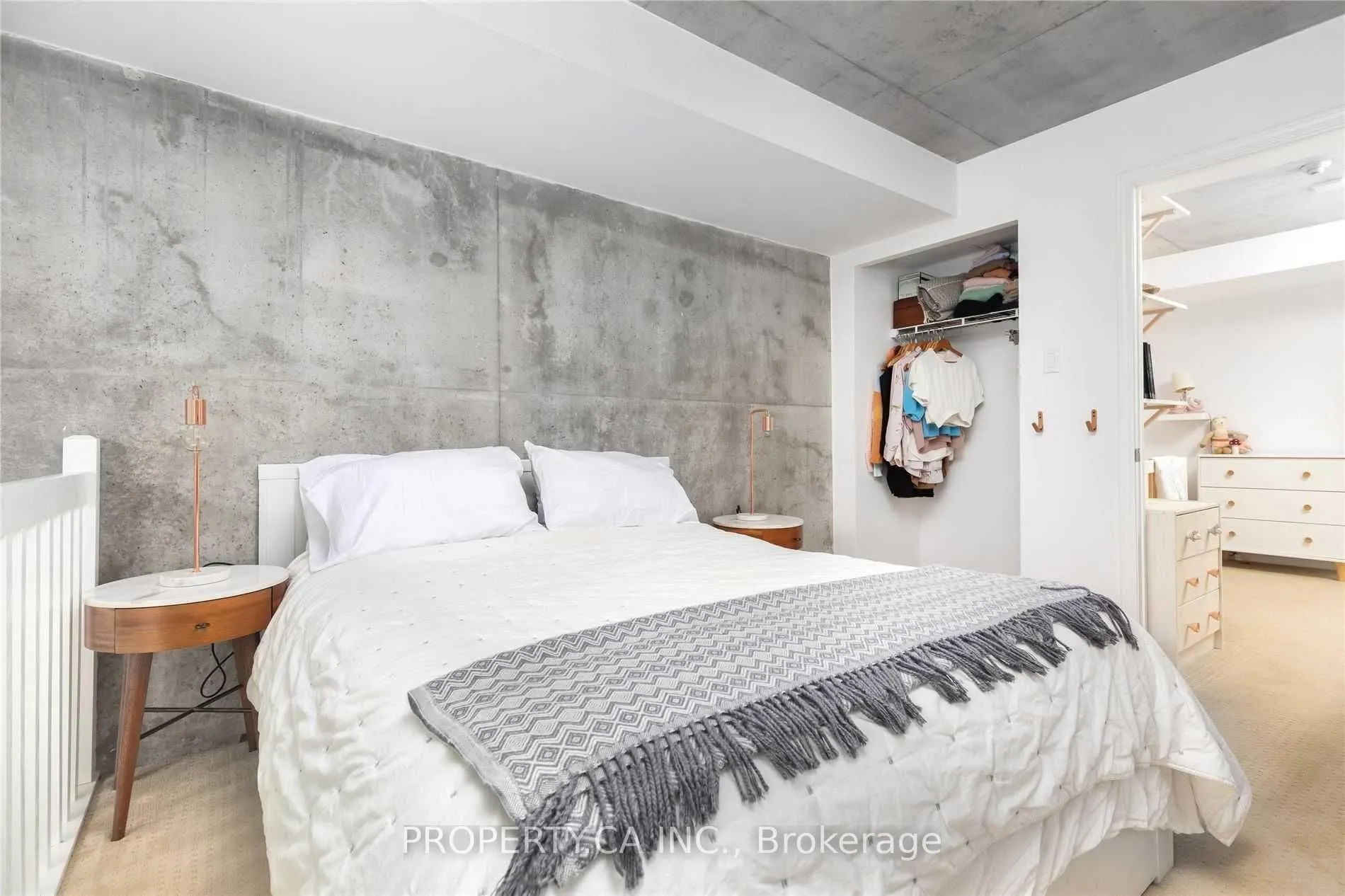 954 King Street W, #302