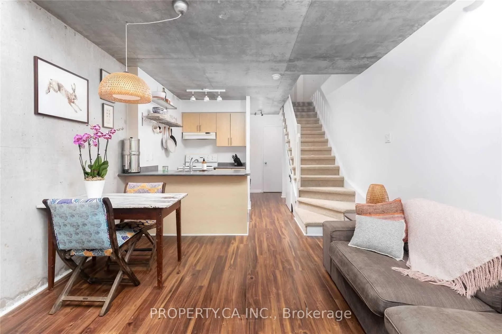 954 King Street W, #302