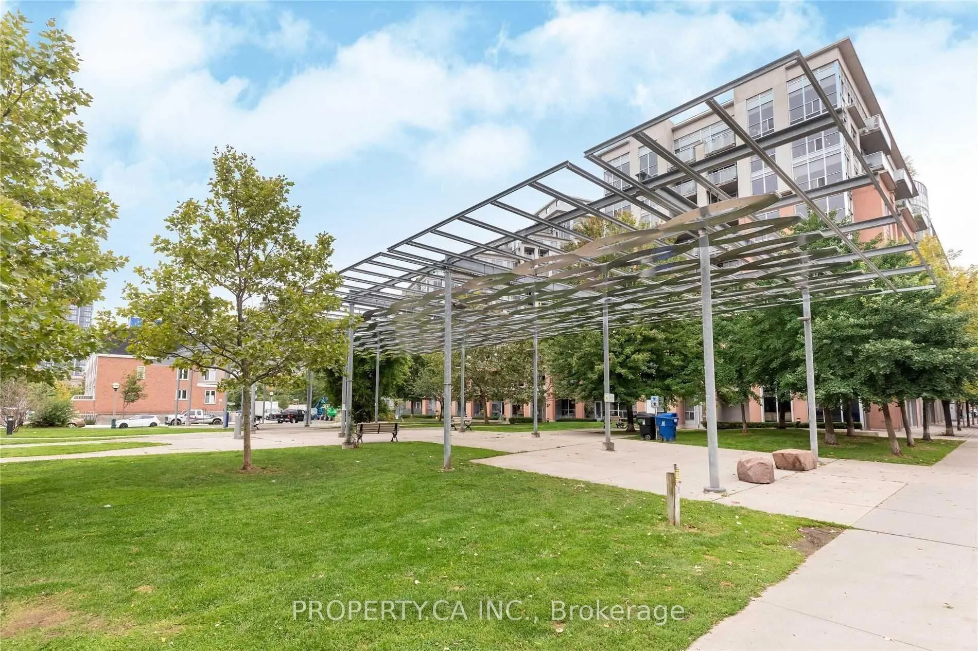 954 King Street W, #302