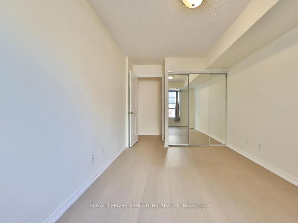 168 Simcoe Street, #318