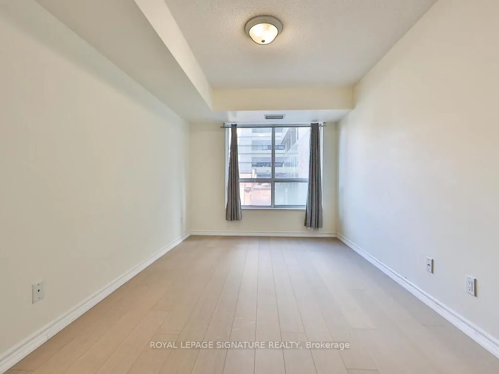 168 Simcoe Street, #318