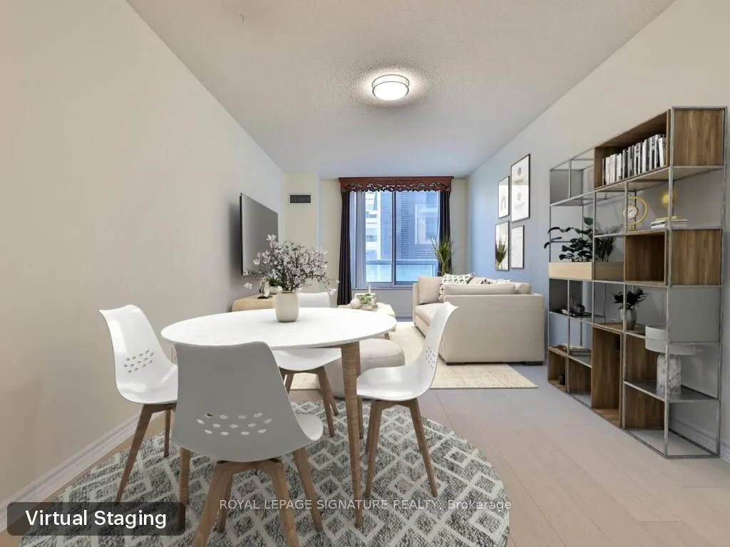 168 Simcoe Street, #318