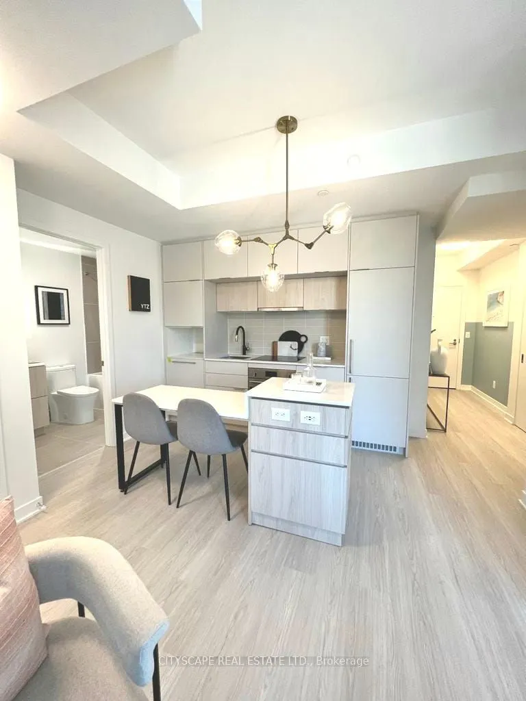185 Alberta Avenue, #506