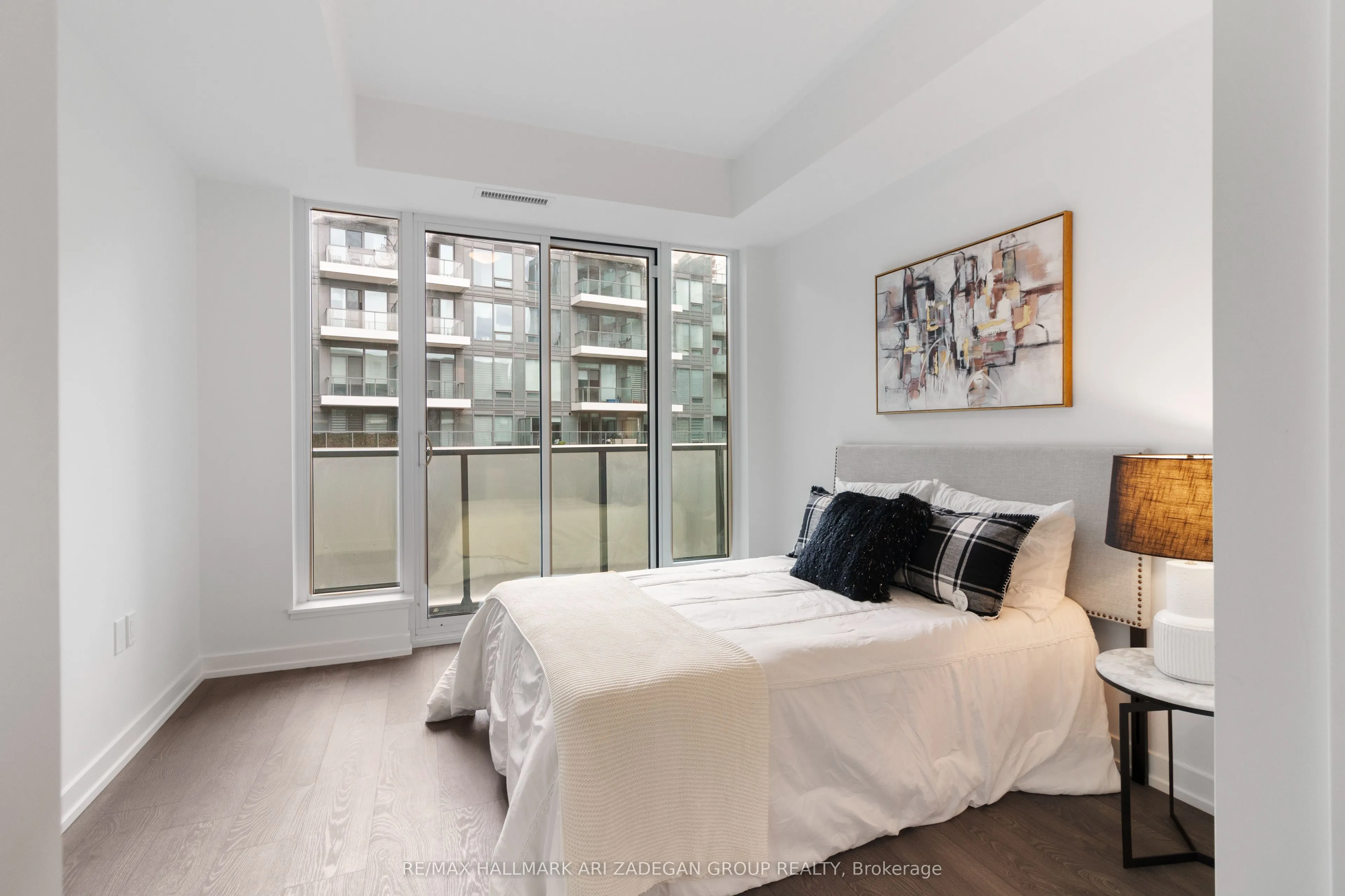 8 Olympic Gdn Drive, #S607