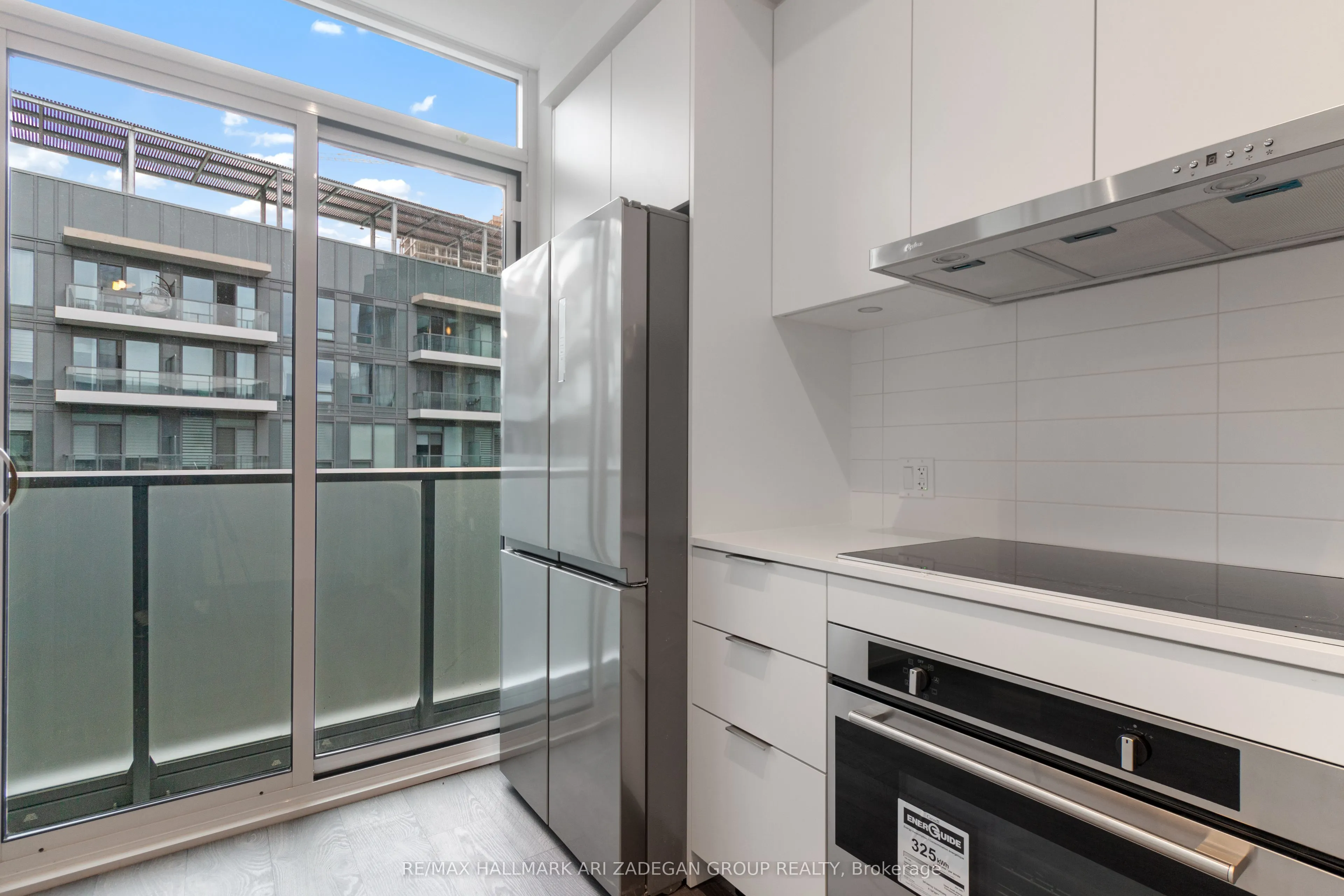 8 Olympic Gdn Drive, #S607