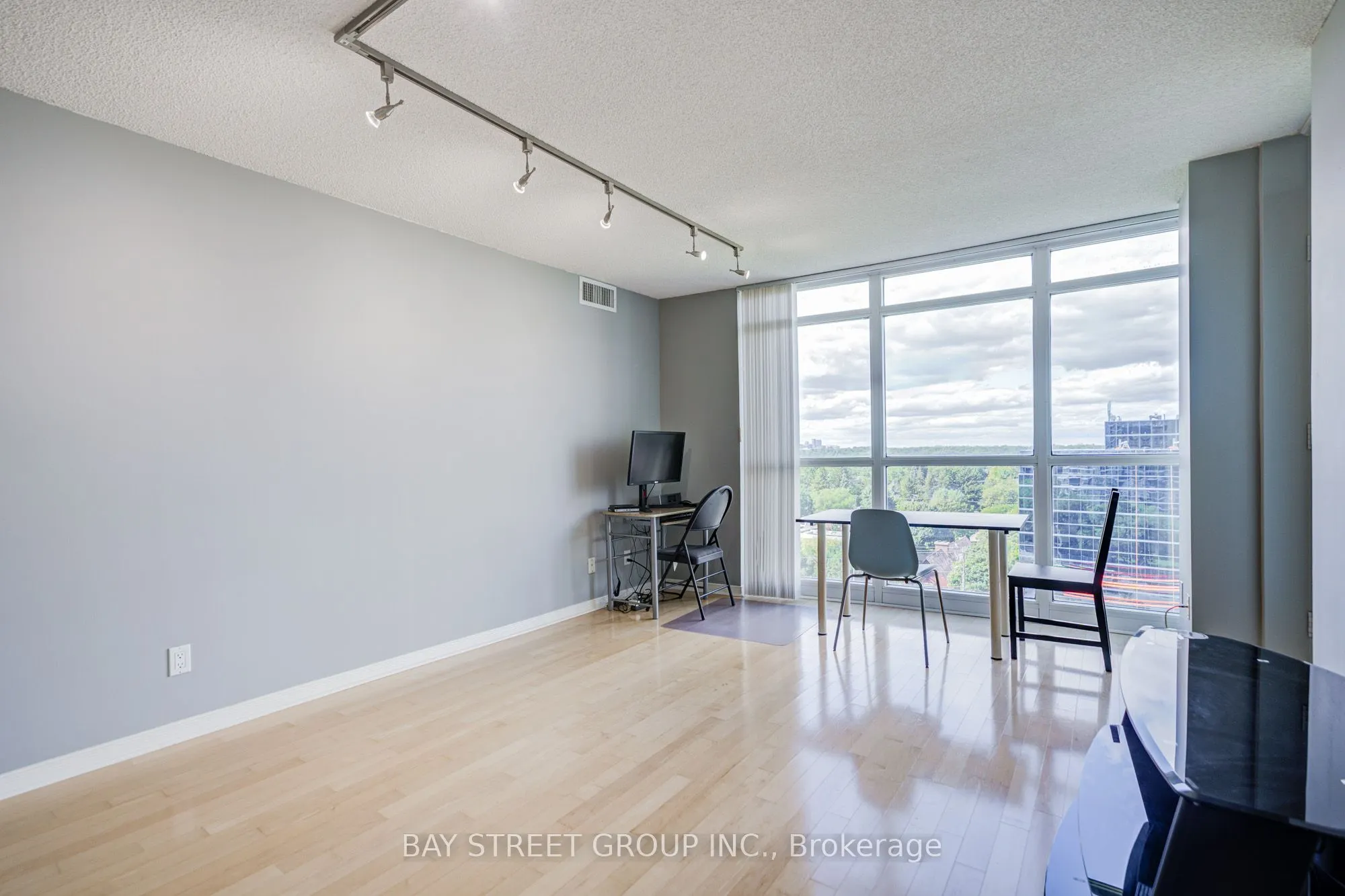 30 Harrison Garden Boulevard, #1107