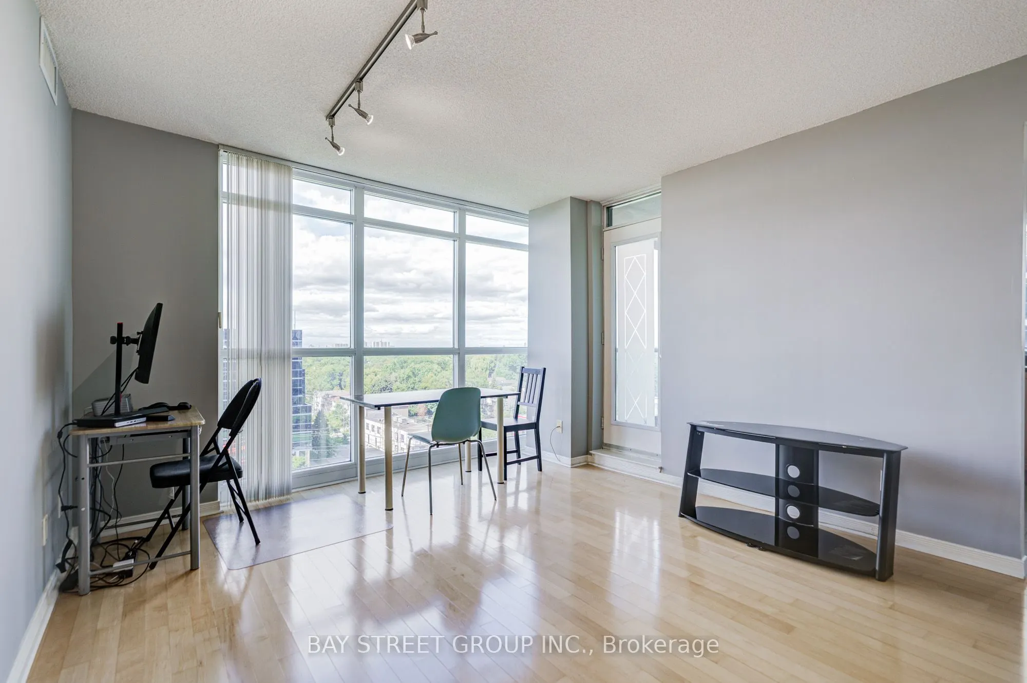 30 Harrison Garden Boulevard, #1107