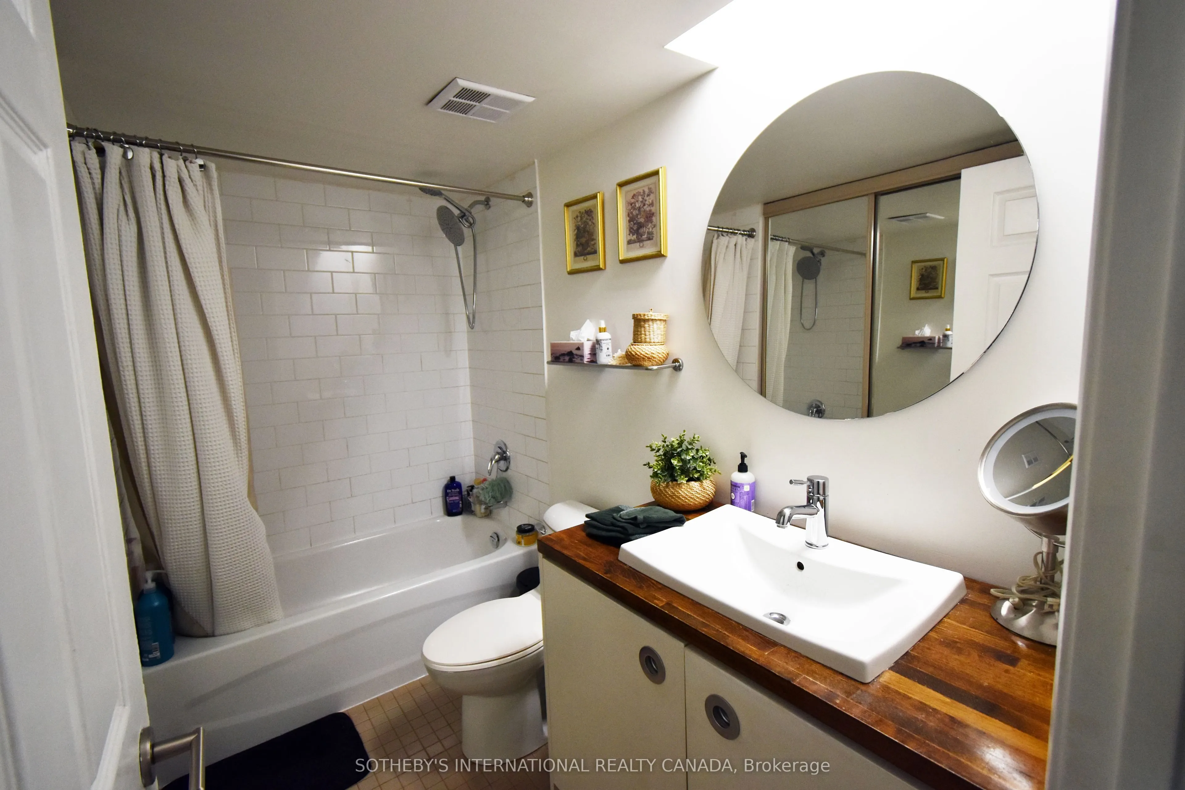 596A Wellington Street, #11