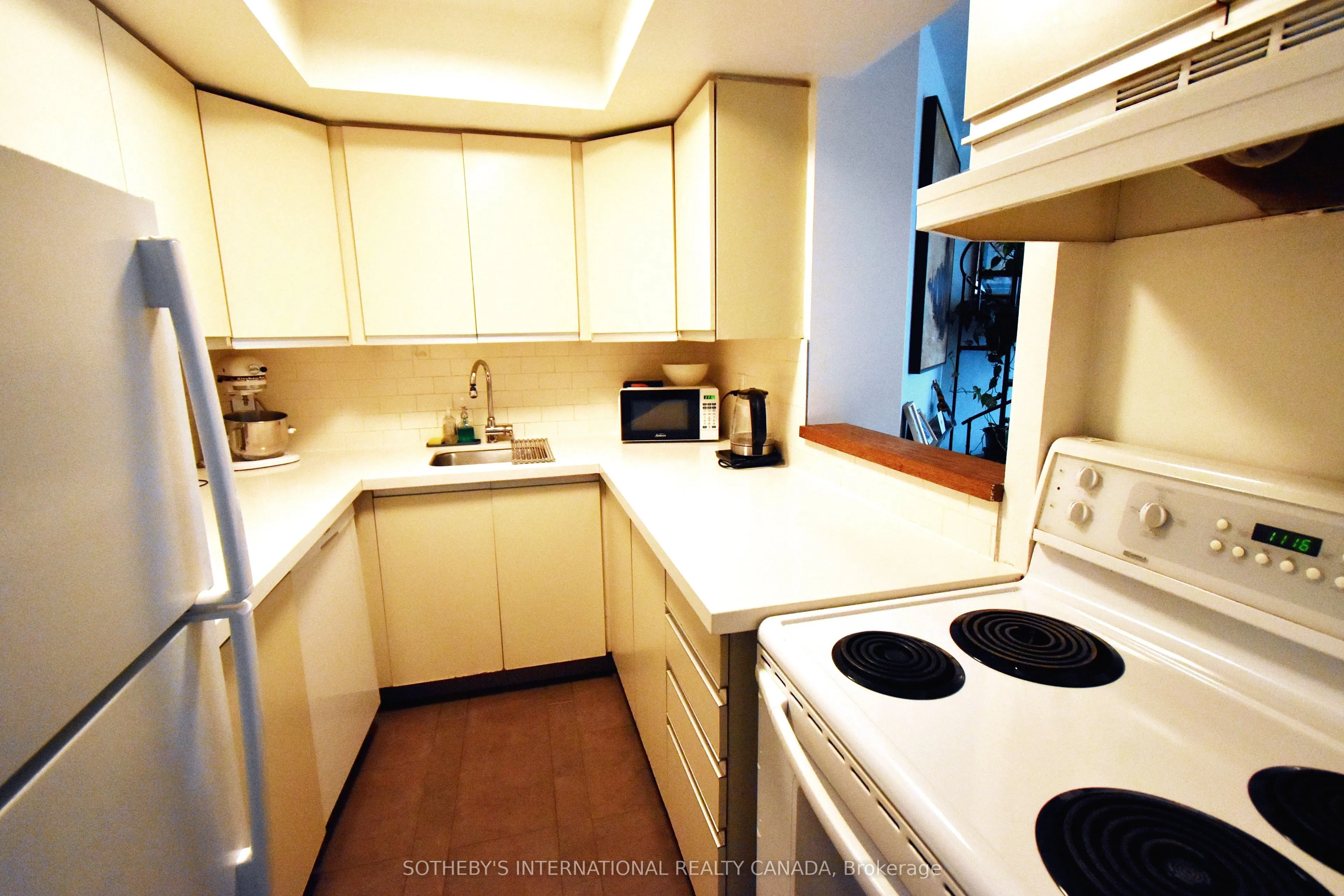 596A Wellington Street, #11