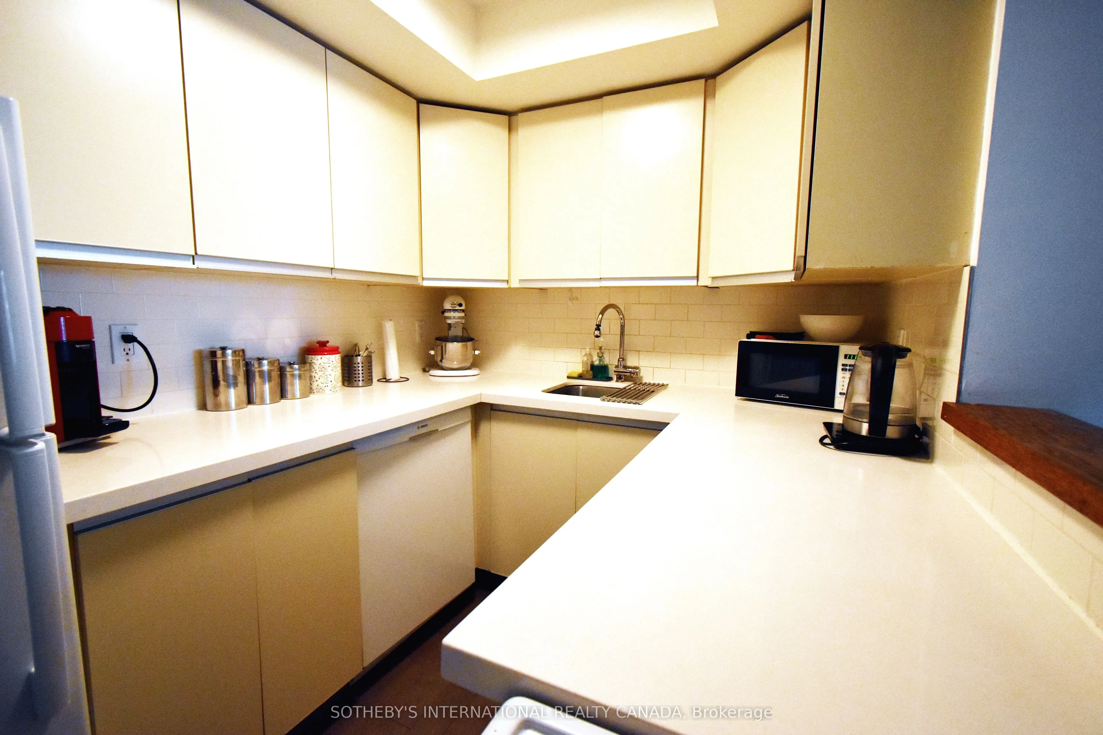 596A Wellington Street, #11