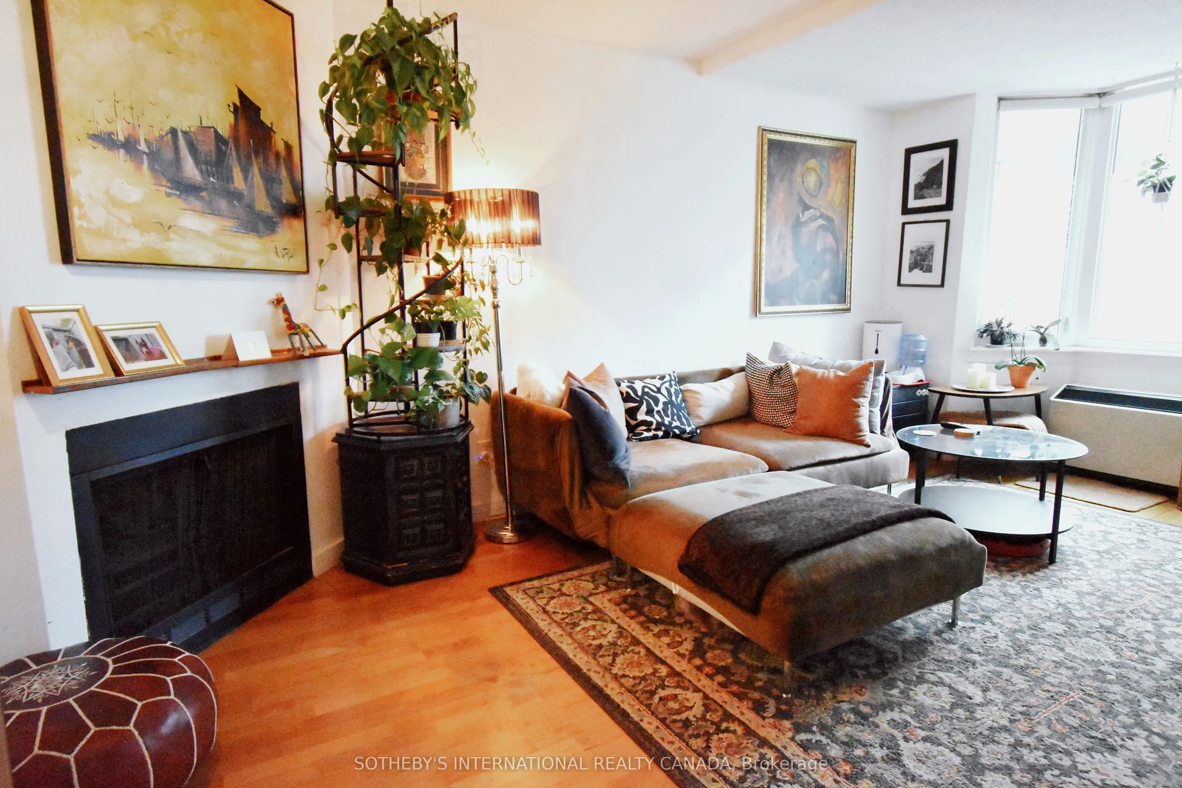 596A Wellington Street, #11