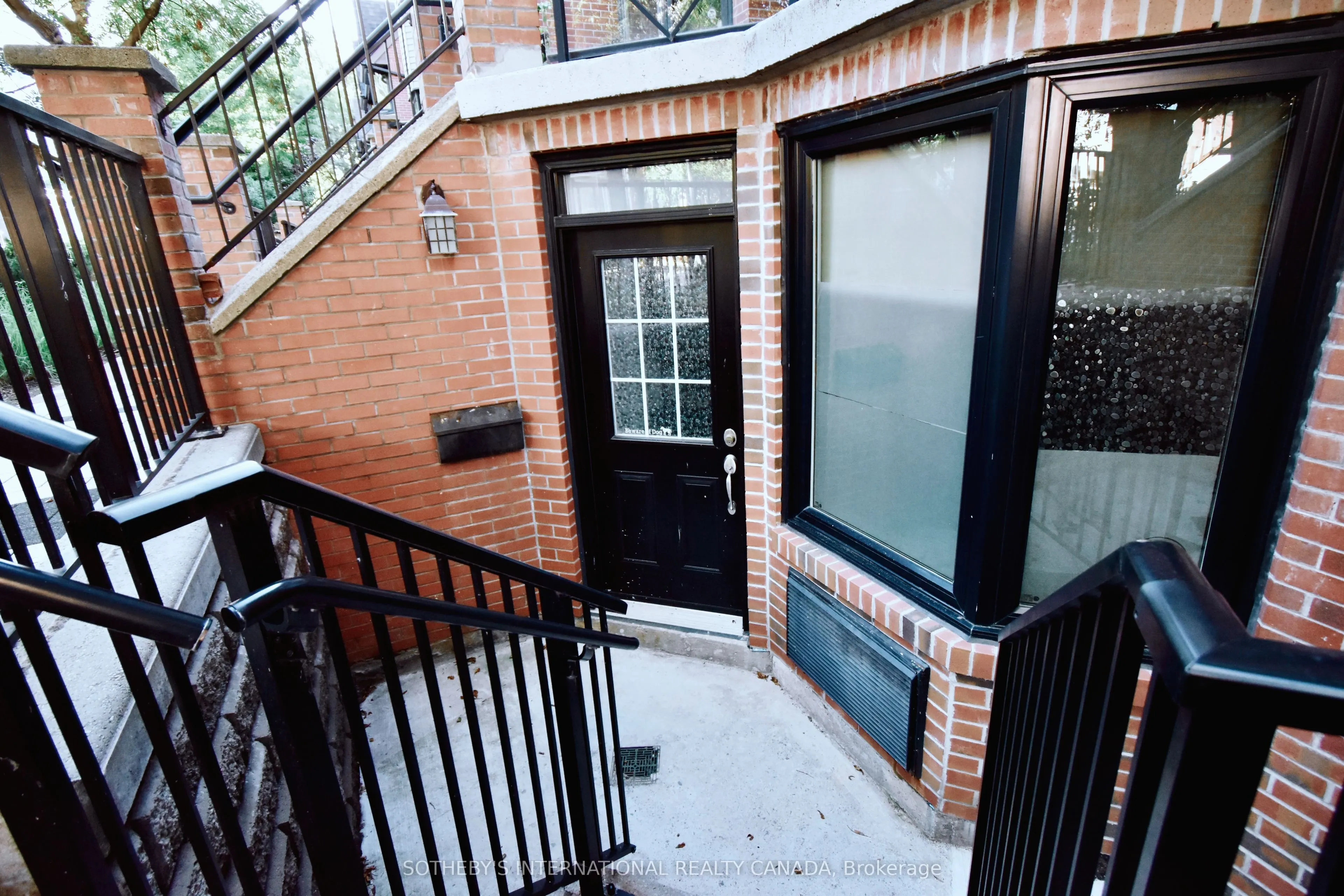 596A Wellington Street, #11